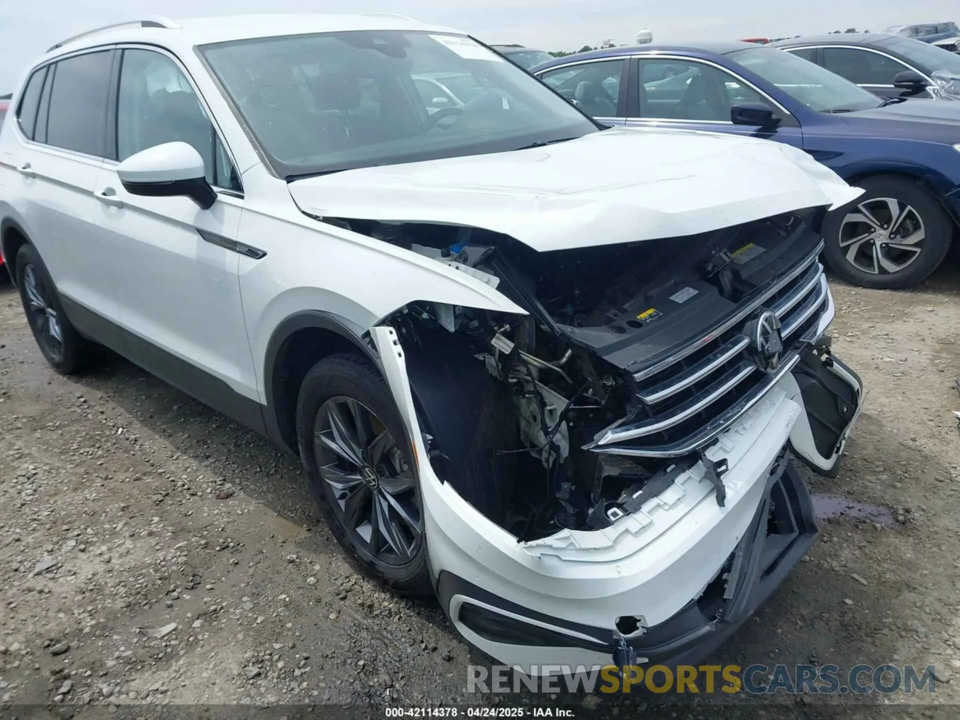 18 Photograph of a damaged car 3VV3B7AX3NM176770 VOLKSWAGEN TIGUAN 2022