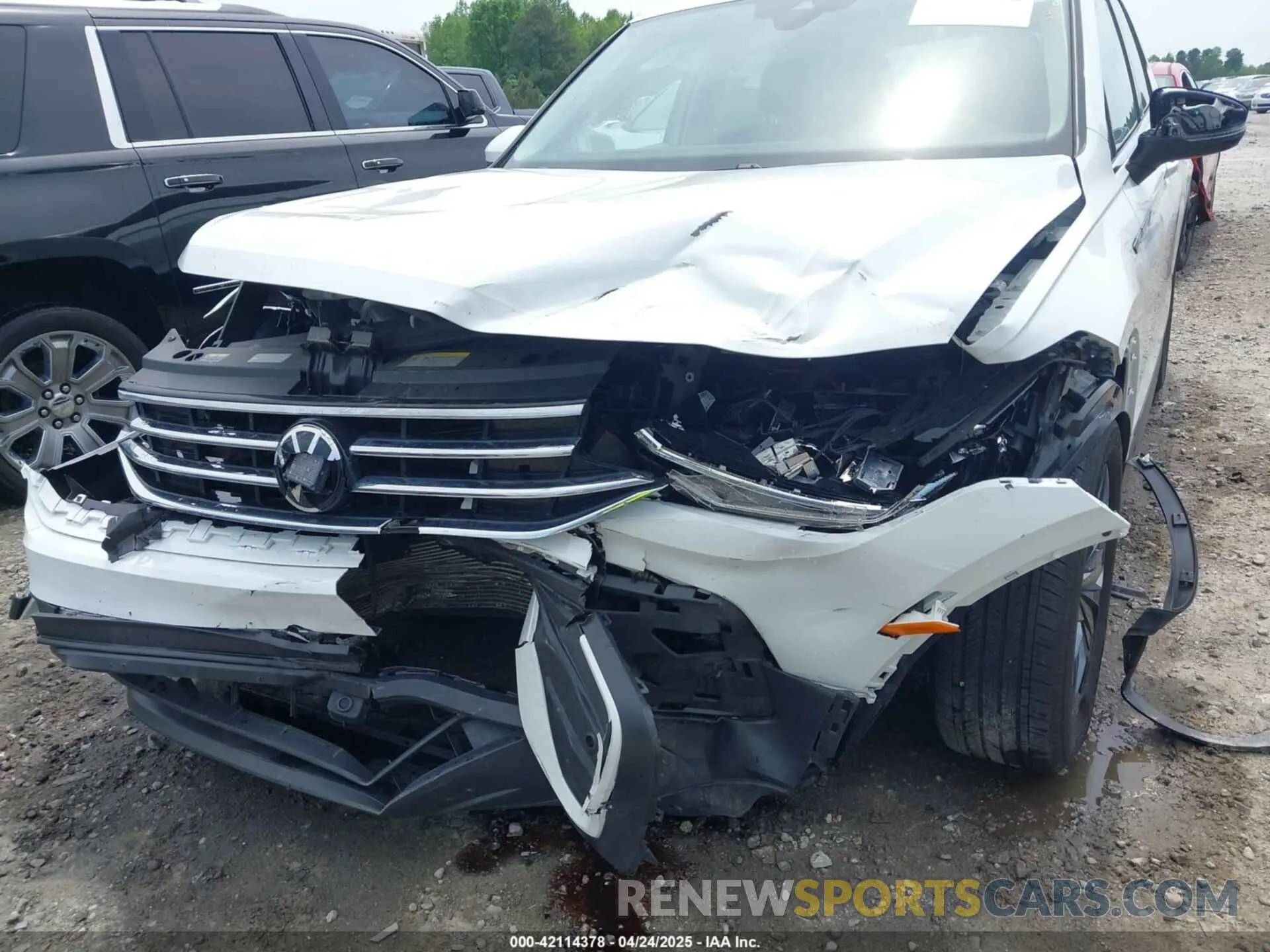 6 Photograph of a damaged car 3VV3B7AX3NM176770 VOLKSWAGEN TIGUAN 2022