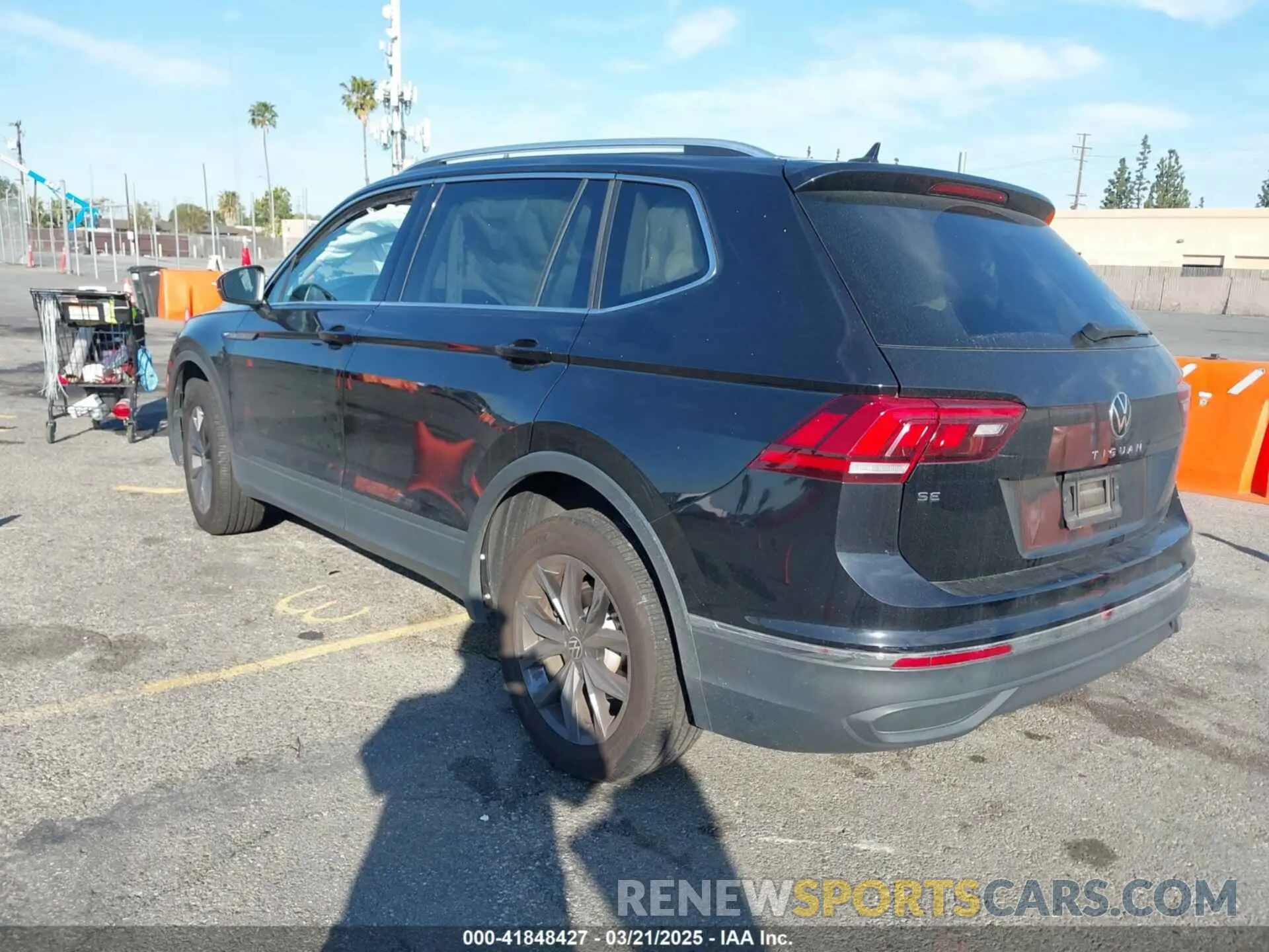 3 Photograph of a damaged car 3VV3B7AX5NM042455 VOLKSWAGEN TIGUAN 2022