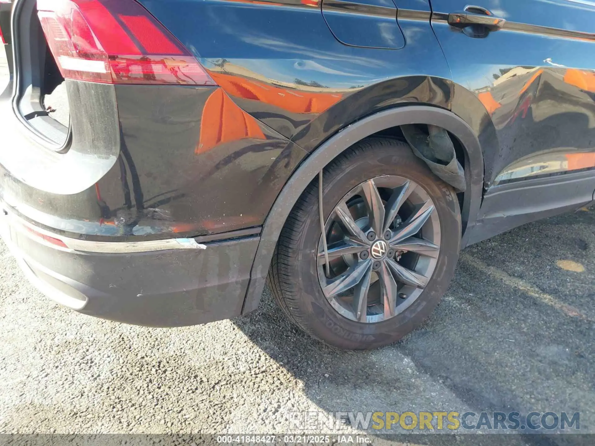 6 Photograph of a damaged car 3VV3B7AX5NM042455 VOLKSWAGEN TIGUAN 2022