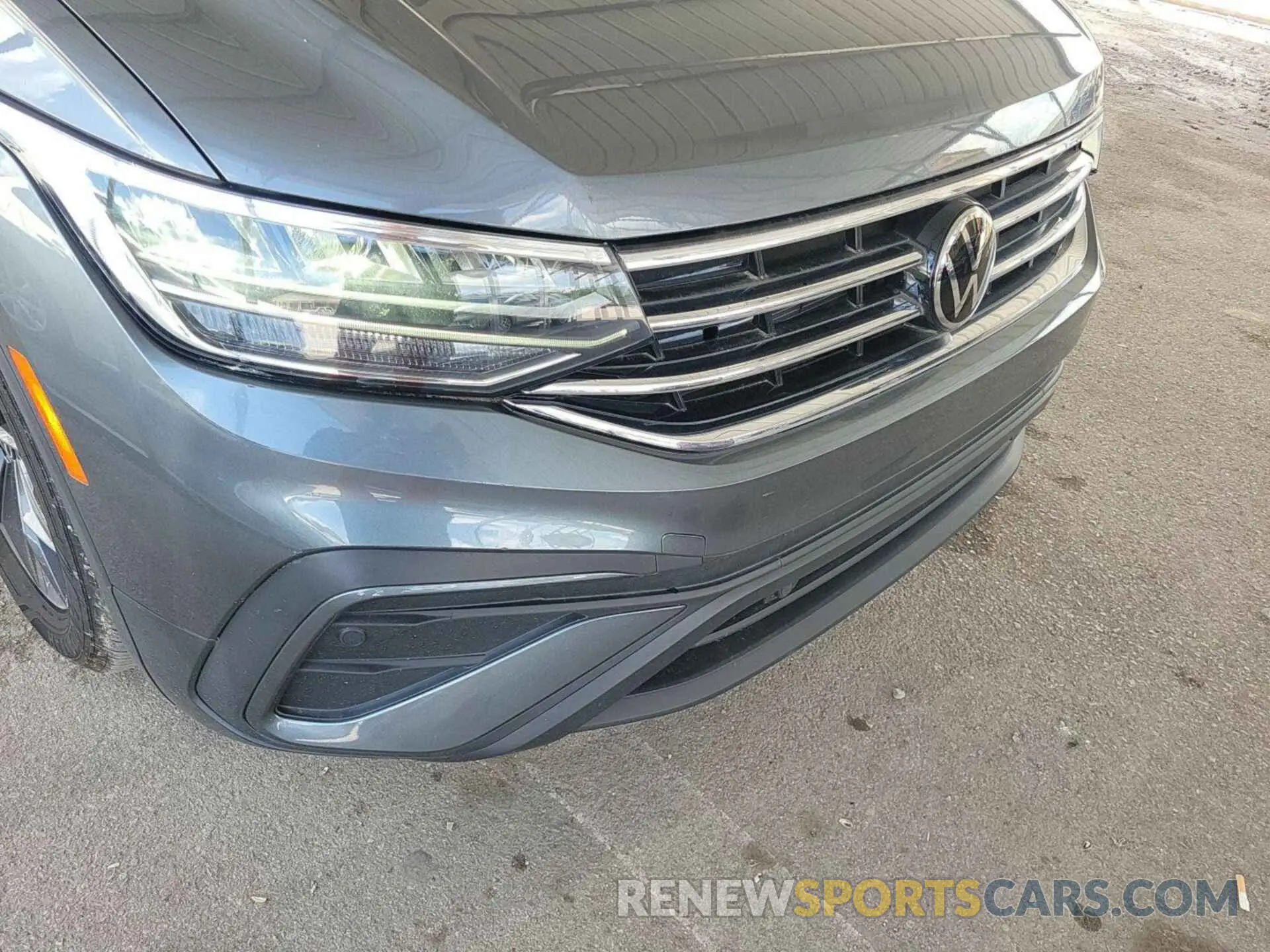 13 Photograph of a damaged car 3VV3B7AX5NM083183 VOLKSWAGEN TIGUAN 2022