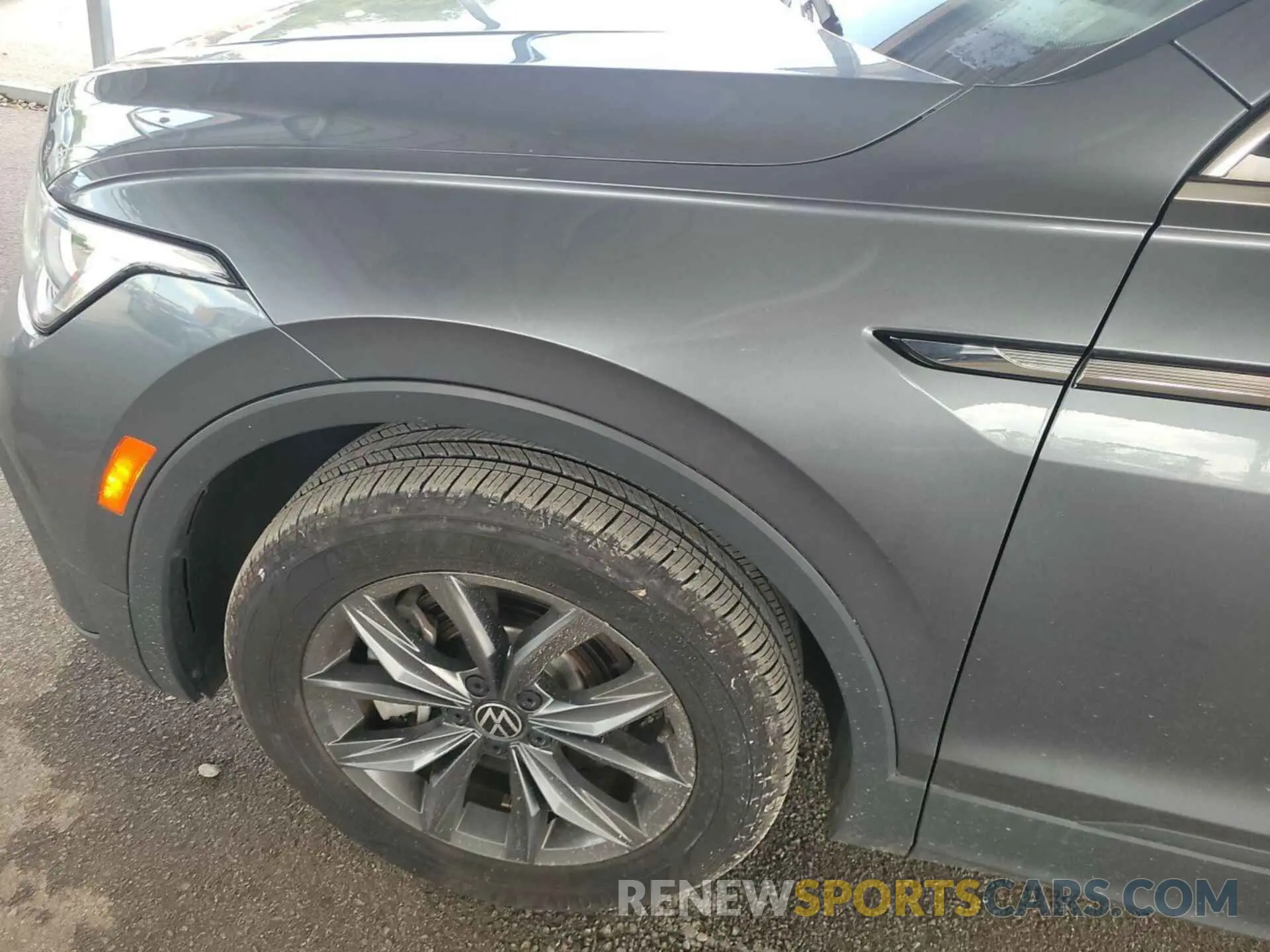 27 Photograph of a damaged car 3VV3B7AX5NM083183 VOLKSWAGEN TIGUAN 2022