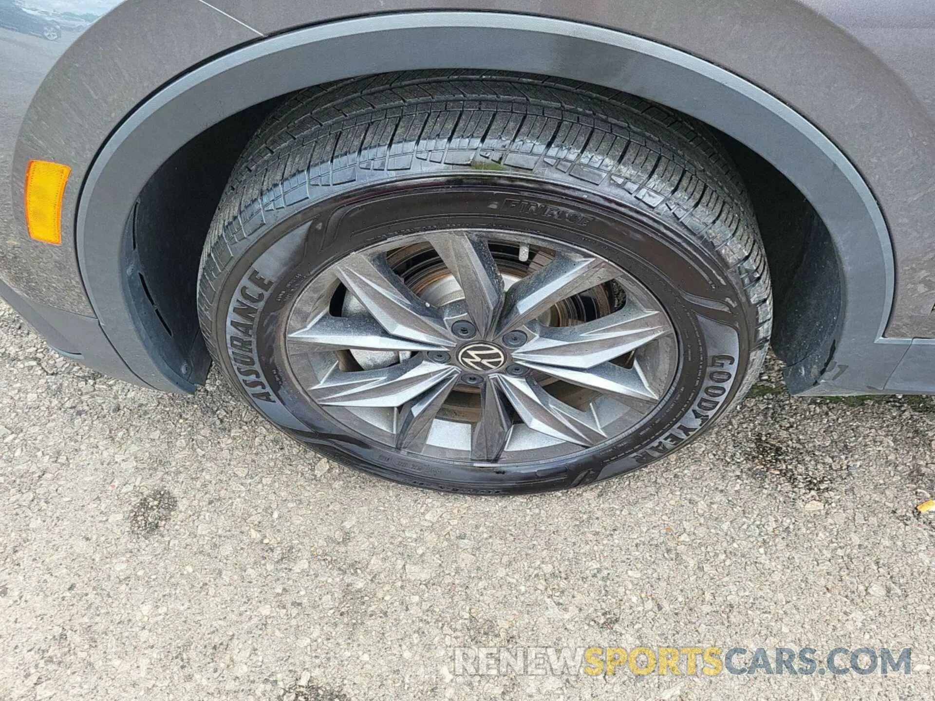 9 Photograph of a damaged car 3VV3B7AX5NM083183 VOLKSWAGEN TIGUAN 2022