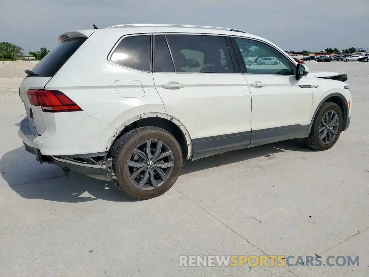 3 Photograph of a damaged car 3VV3B7AX5NM172462 VOLKSWAGEN TIGUAN 2022