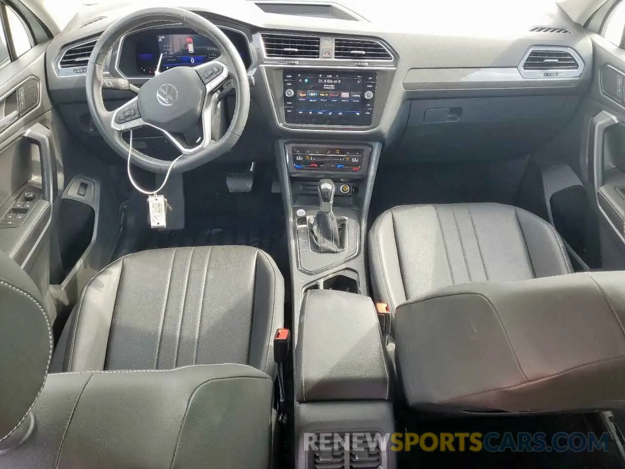 8 Photograph of a damaged car 3VV3B7AX5NM172462 VOLKSWAGEN TIGUAN 2022