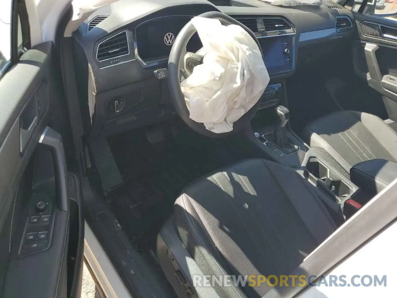 8 Photograph of a damaged car 3VV3B7AX6NM014132 VOLKSWAGEN TIGUAN 2022