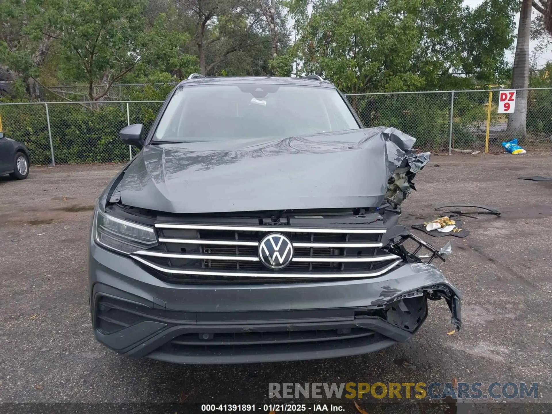 12 Photograph of a damaged car 3VV3B7AX6NM070815 VOLKSWAGEN TIGUAN 2022