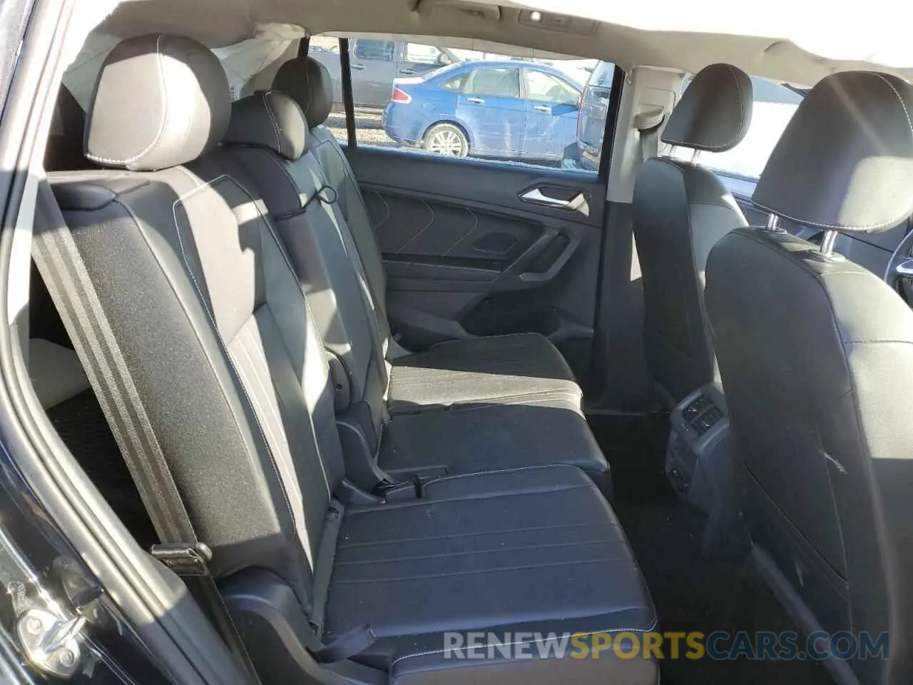 11 Photograph of a damaged car 3VV3B7AX7NM162029 VOLKSWAGEN TIGUAN 2022