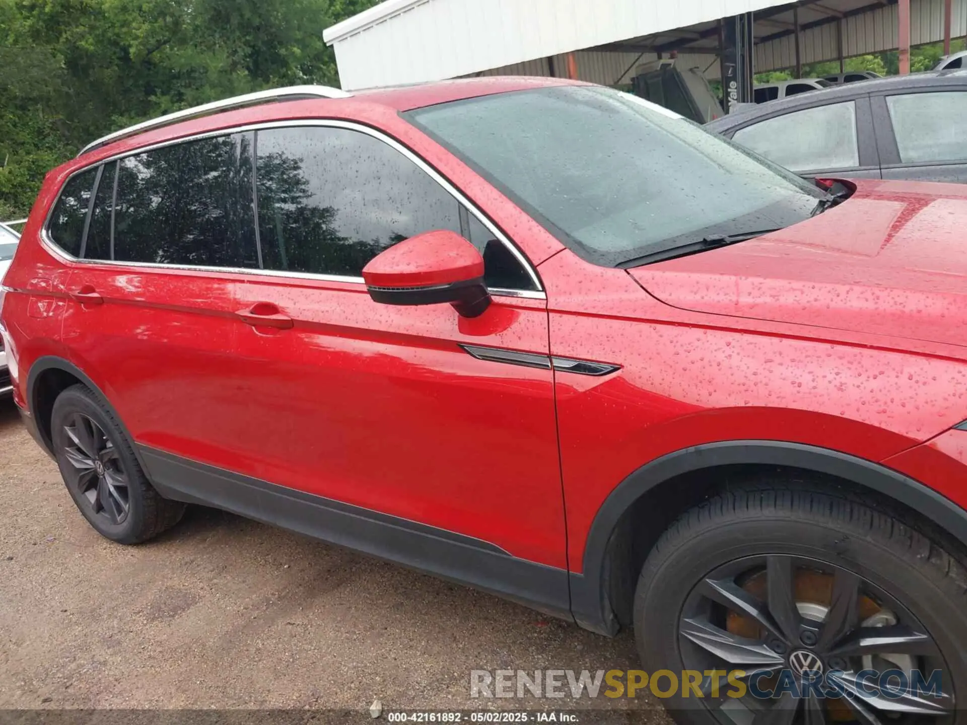 12 Photograph of a damaged car 3VV3B7AX7NM170227 VOLKSWAGEN TIGUAN 2022