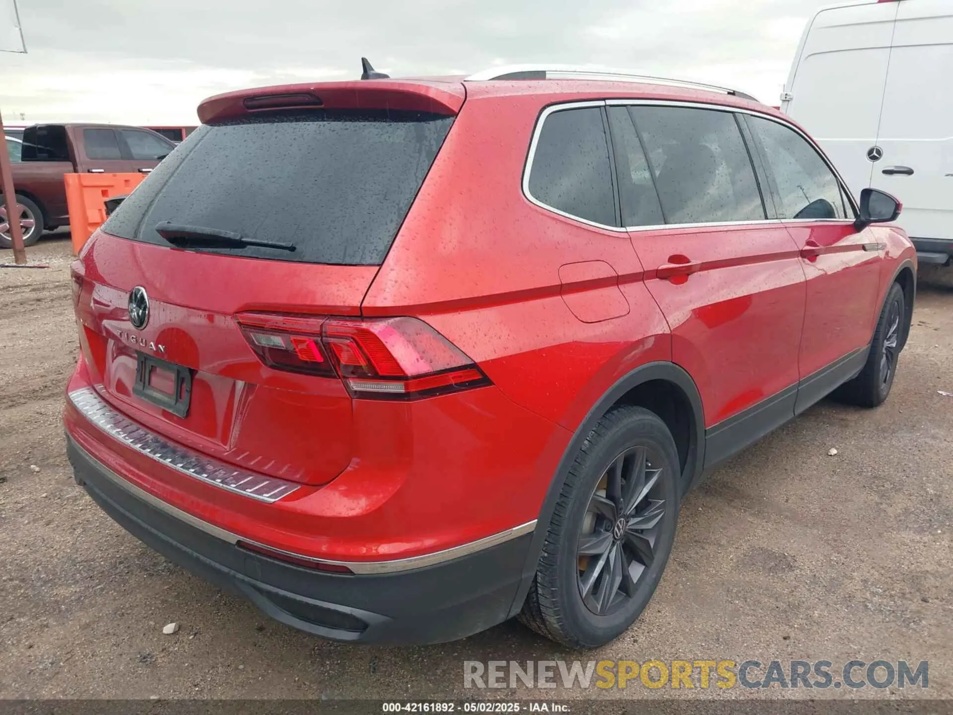 4 Photograph of a damaged car 3VV3B7AX7NM170227 VOLKSWAGEN TIGUAN 2022