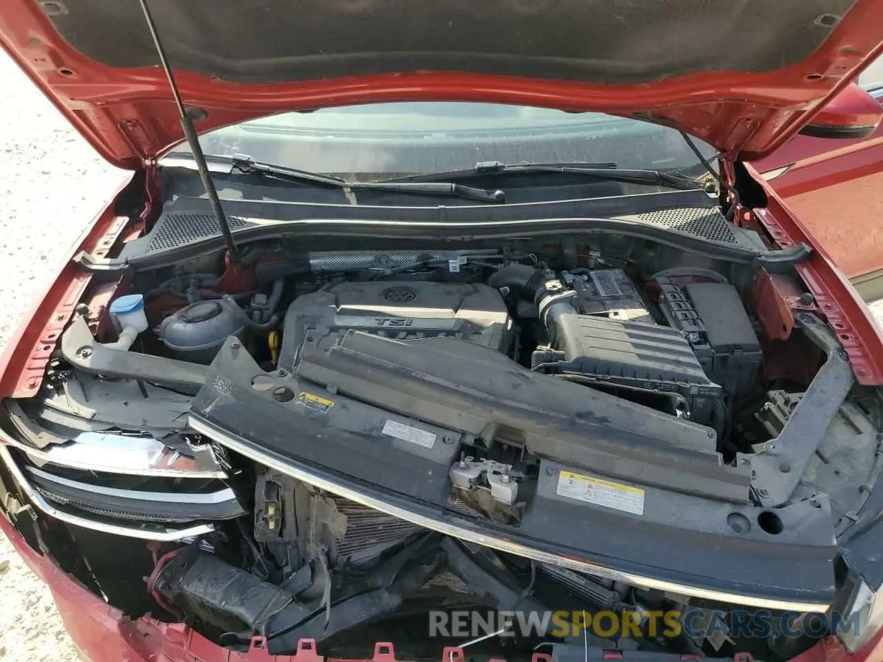 12 Photograph of a damaged car 3VV3B7AX8NM013029 VOLKSWAGEN TIGUAN 2022