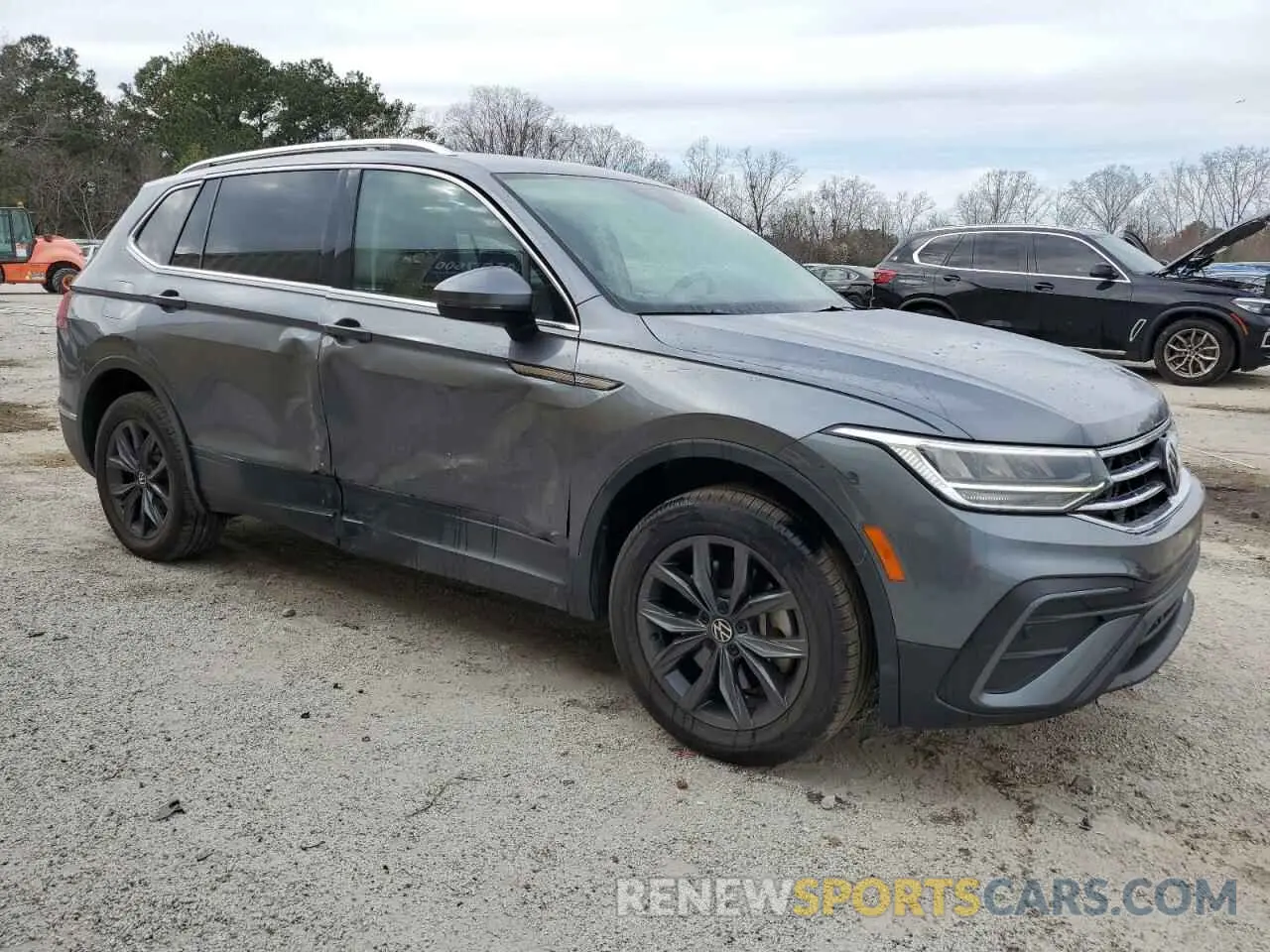 4 Photograph of a damaged car 3VV3B7AX8NM155865 VOLKSWAGEN TIGUAN 2022