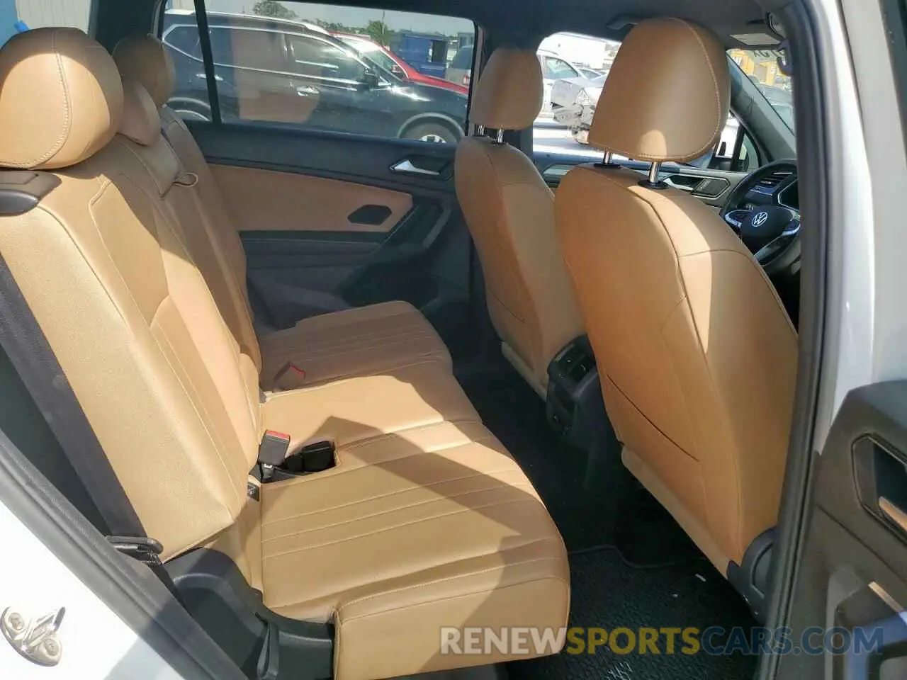 11 Photograph of a damaged car 3VV3B7AX8NM162220 VOLKSWAGEN TIGUAN 2022