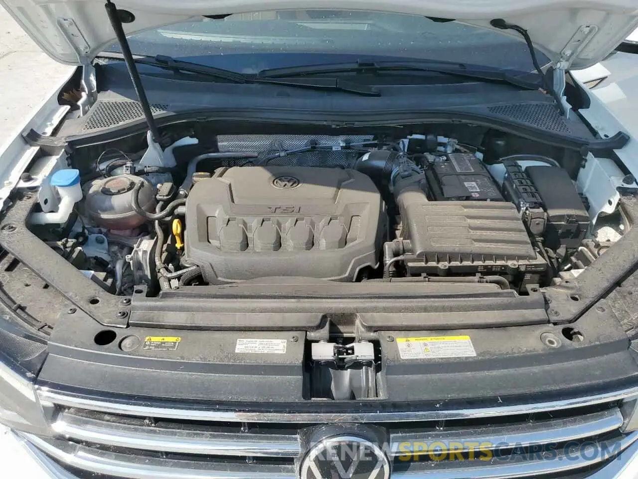 12 Photograph of a damaged car 3VV3B7AX8NM162220 VOLKSWAGEN TIGUAN 2022