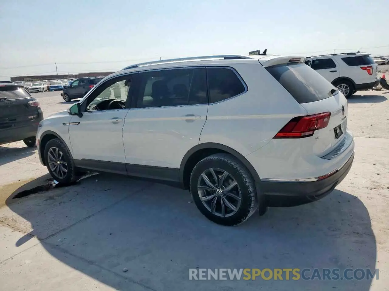 2 Photograph of a damaged car 3VV3B7AX8NM162220 VOLKSWAGEN TIGUAN 2022