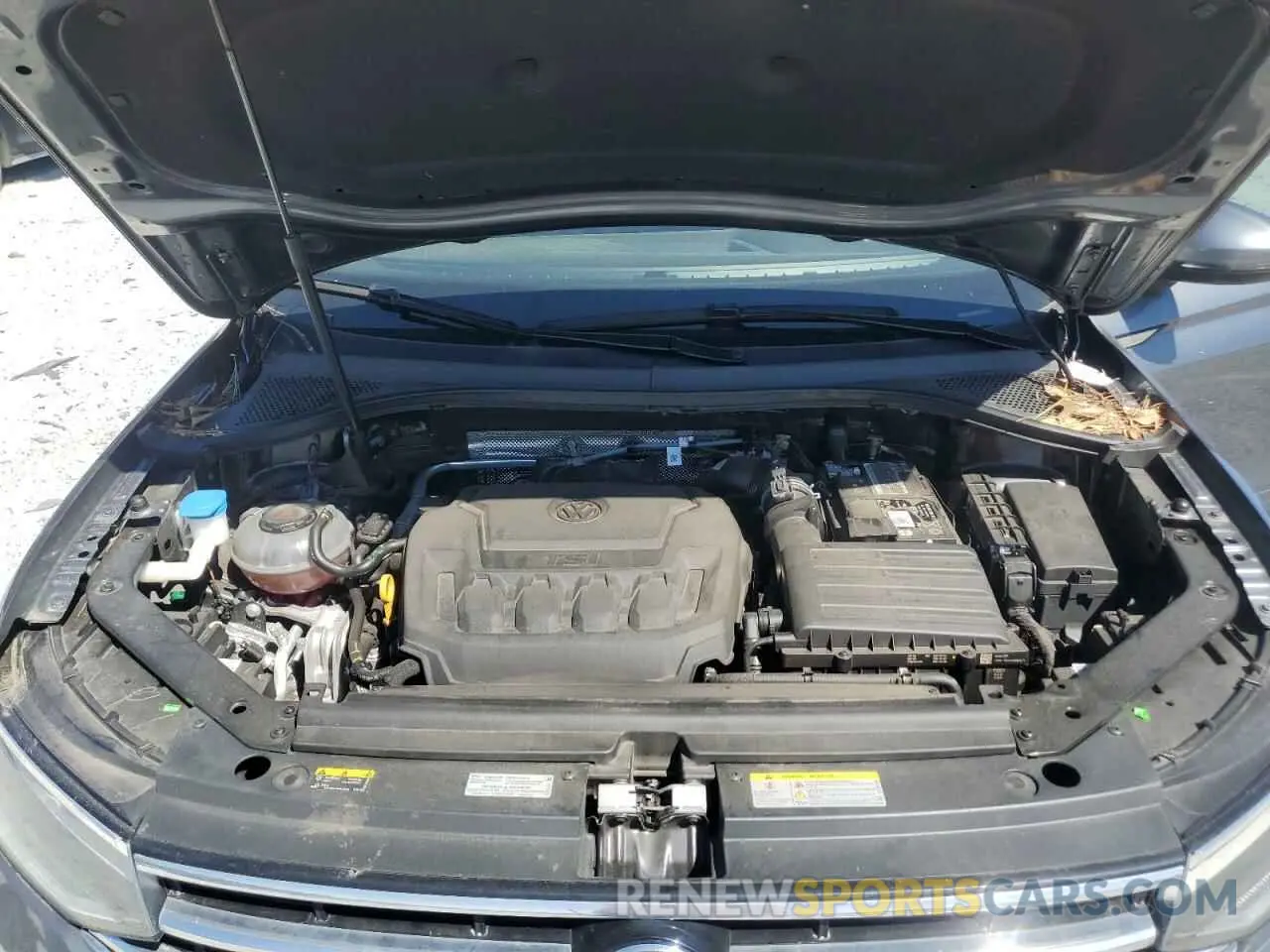 12 Photograph of a damaged car 3VV3B7AX9NM100003 VOLKSWAGEN TIGUAN 2022