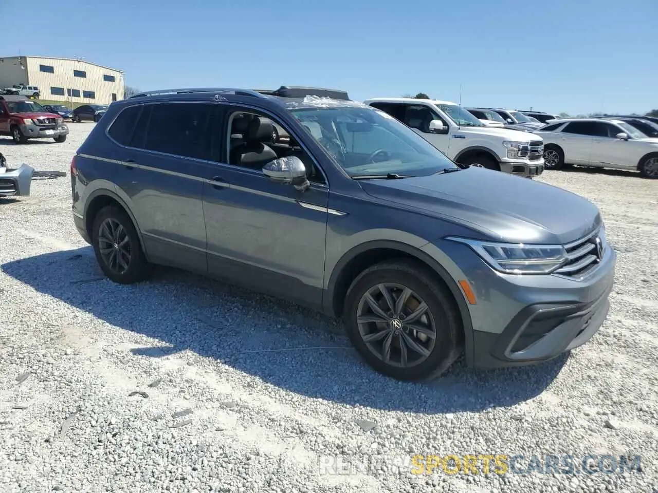 4 Photograph of a damaged car 3VV3B7AX9NM100003 VOLKSWAGEN TIGUAN 2022