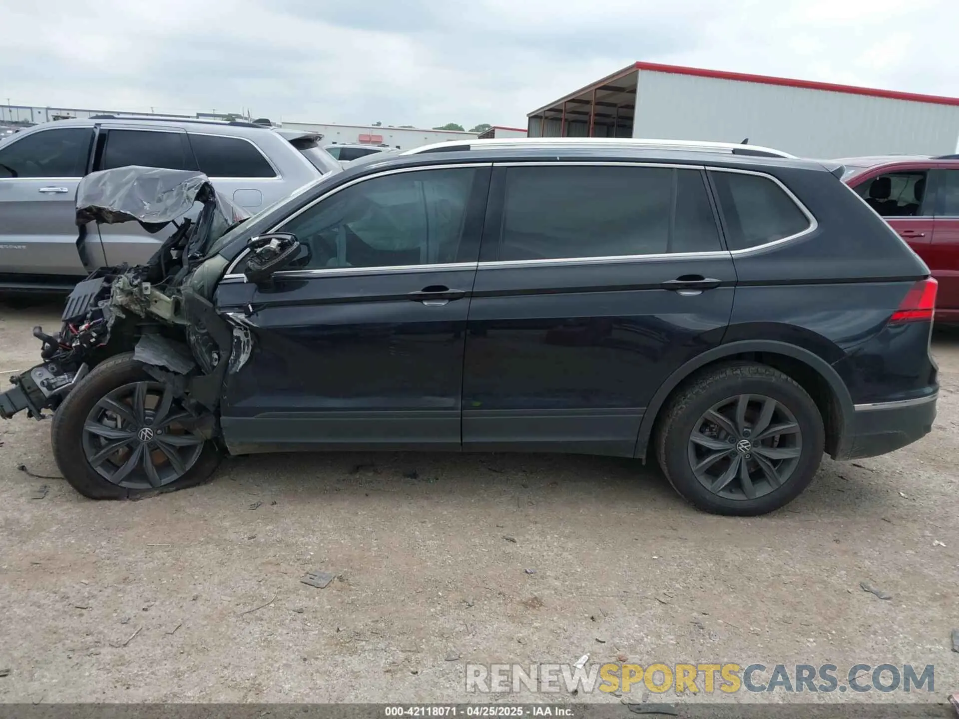 14 Photograph of a damaged car 3VV3B7AXXNM117019 VOLKSWAGEN TIGUAN 2022