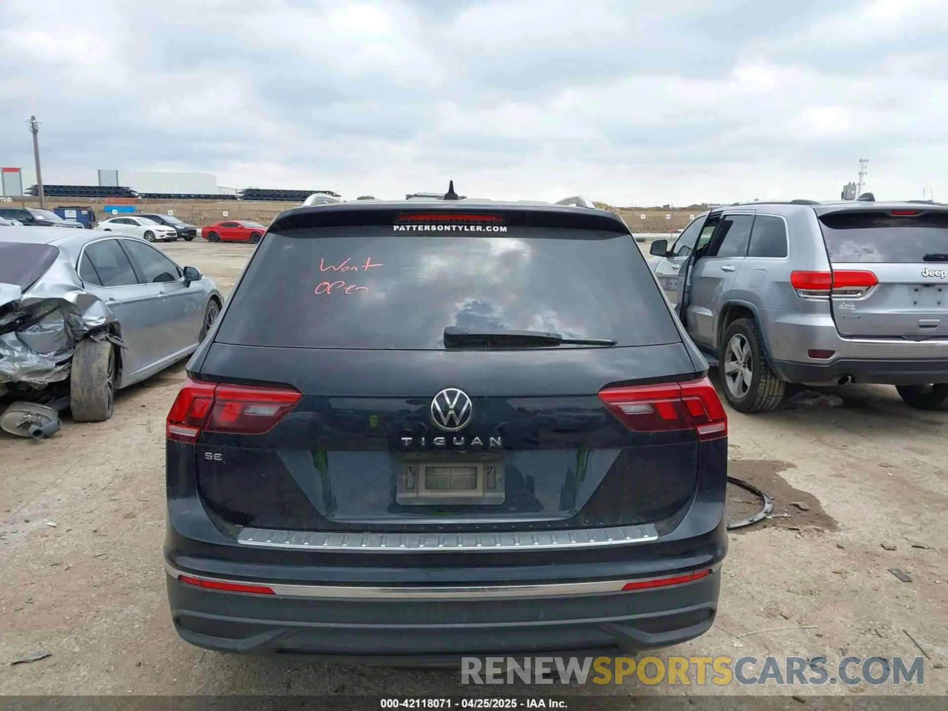 16 Photograph of a damaged car 3VV3B7AXXNM117019 VOLKSWAGEN TIGUAN 2022
