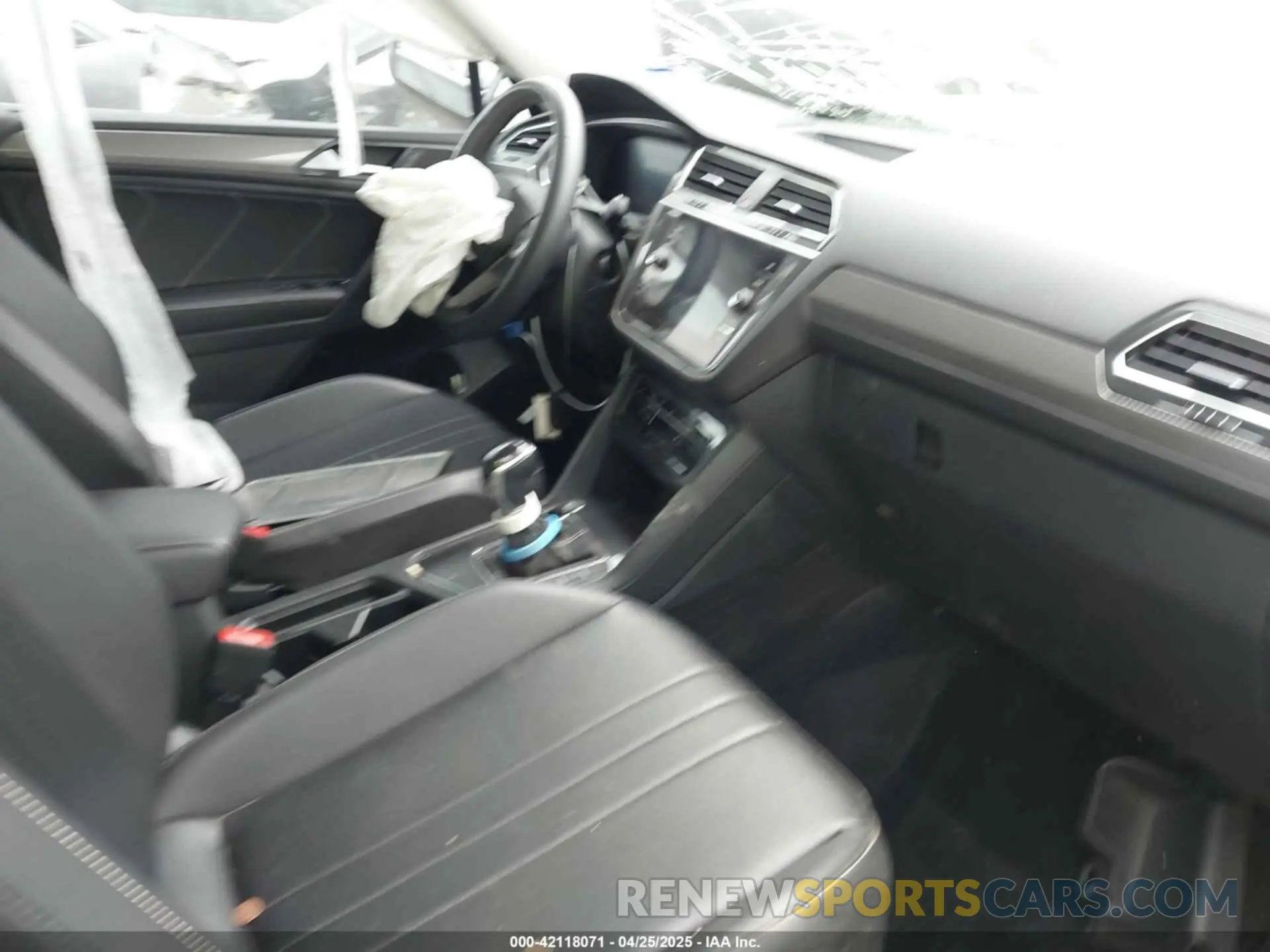 5 Photograph of a damaged car 3VV3B7AXXNM117019 VOLKSWAGEN TIGUAN 2022