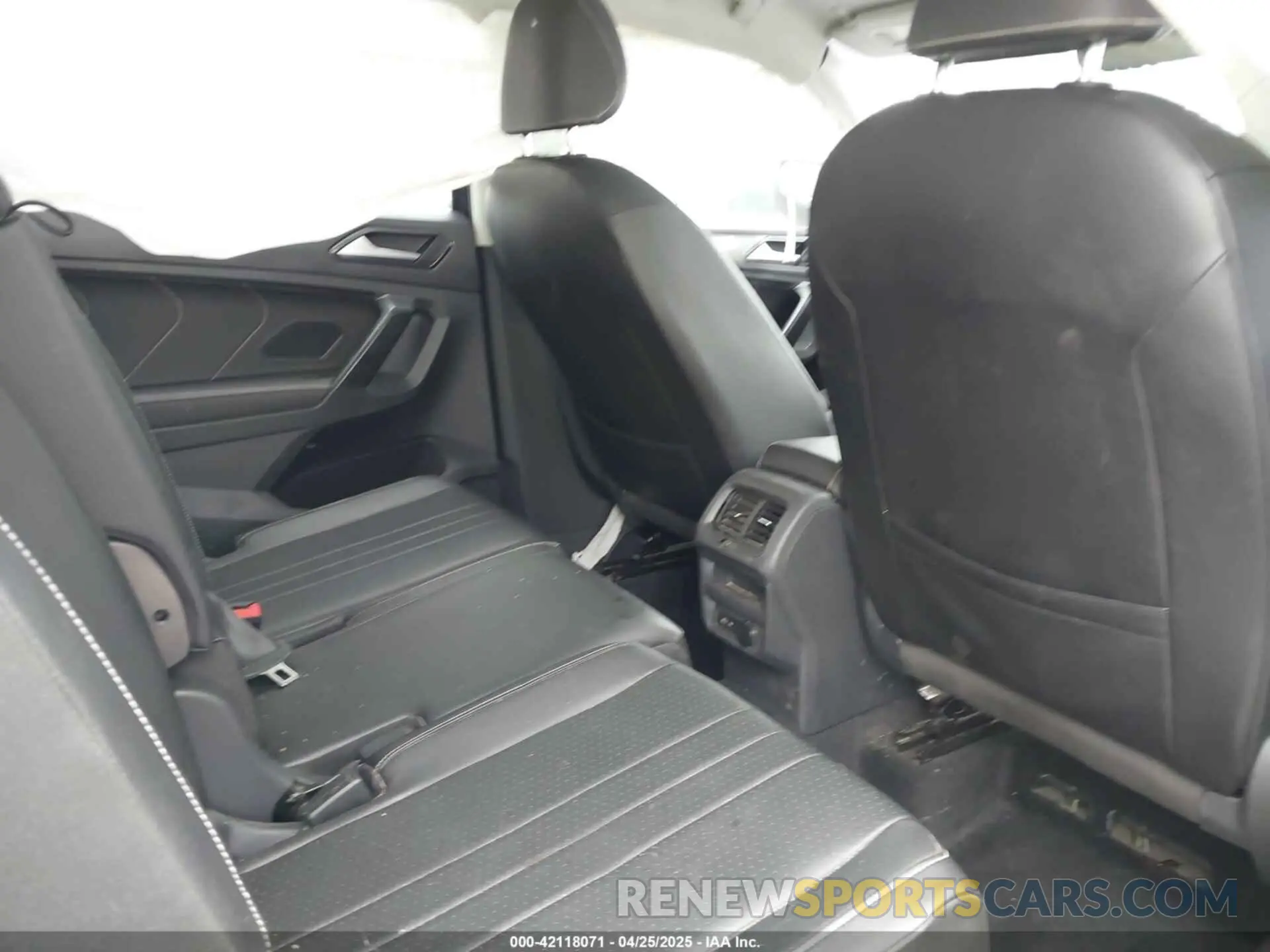 8 Photograph of a damaged car 3VV3B7AXXNM117019 VOLKSWAGEN TIGUAN 2022