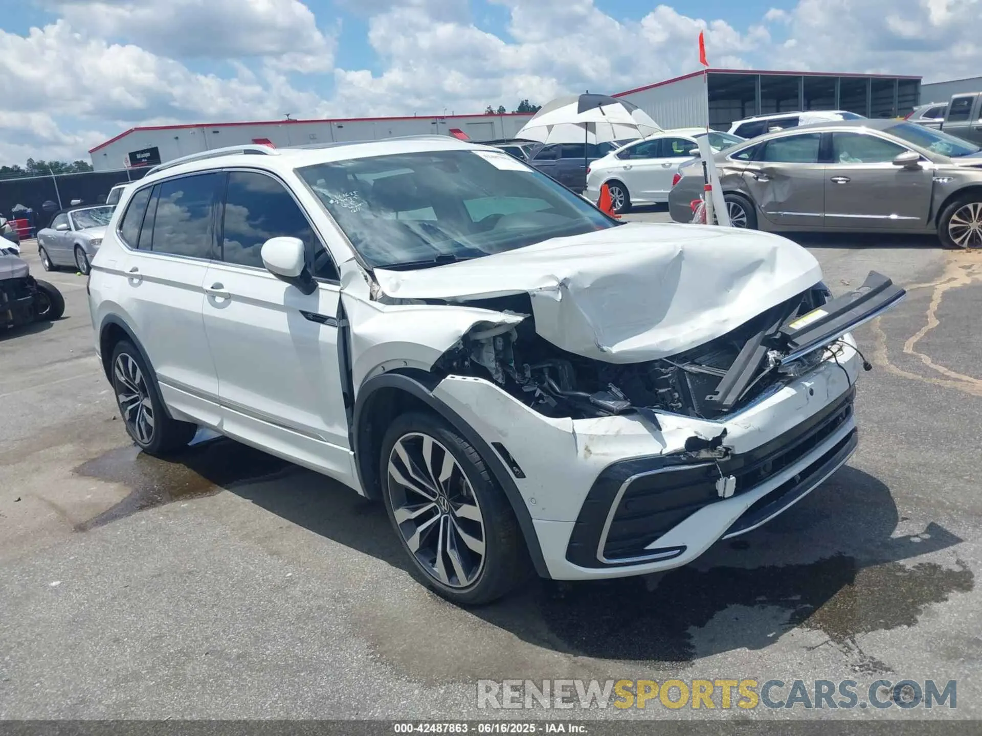 1 Photograph of a damaged car 3VV4B7AX1NM018304 VOLKSWAGEN TIGUAN 2022