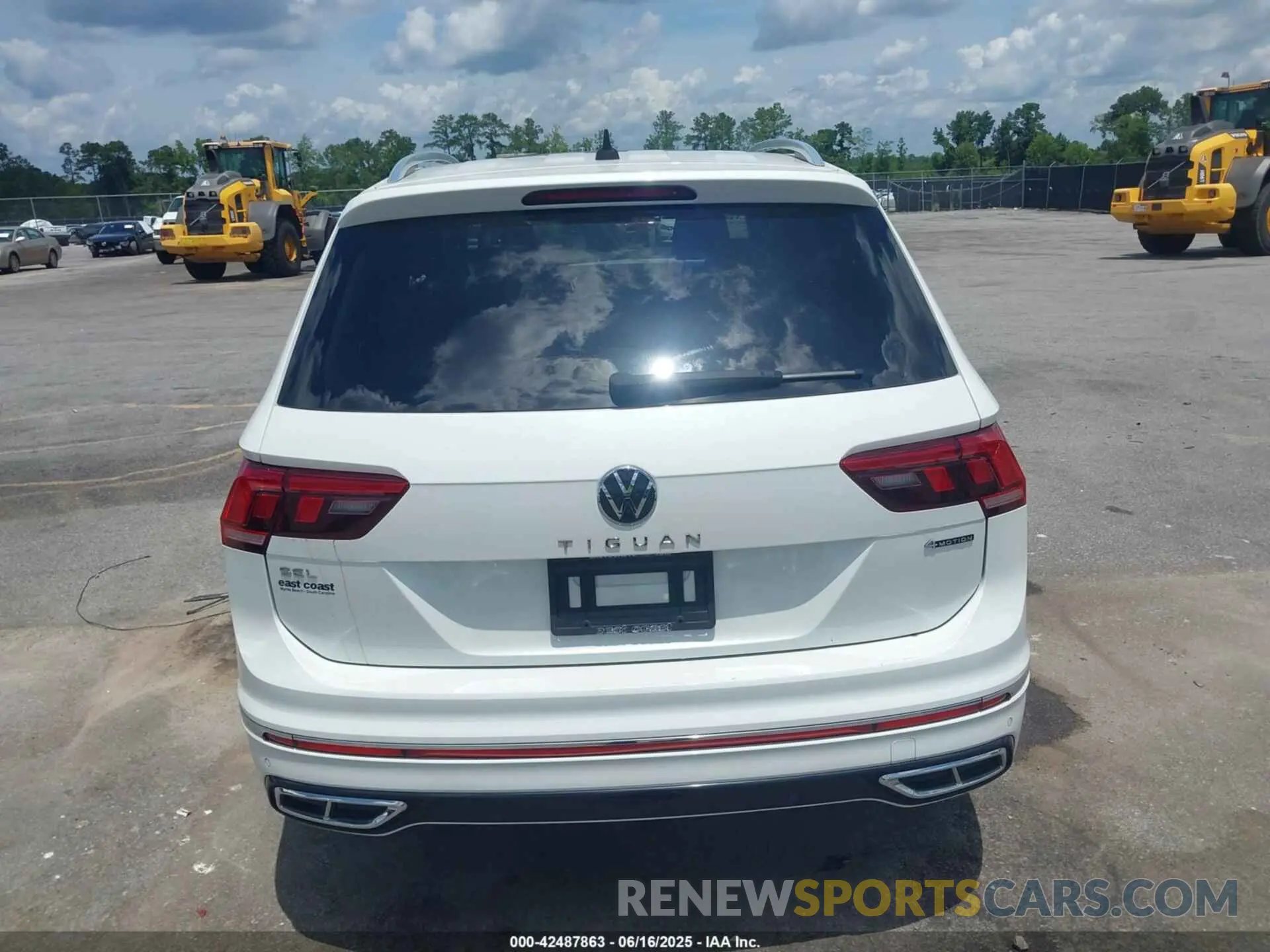 16 Photograph of a damaged car 3VV4B7AX1NM018304 VOLKSWAGEN TIGUAN 2022