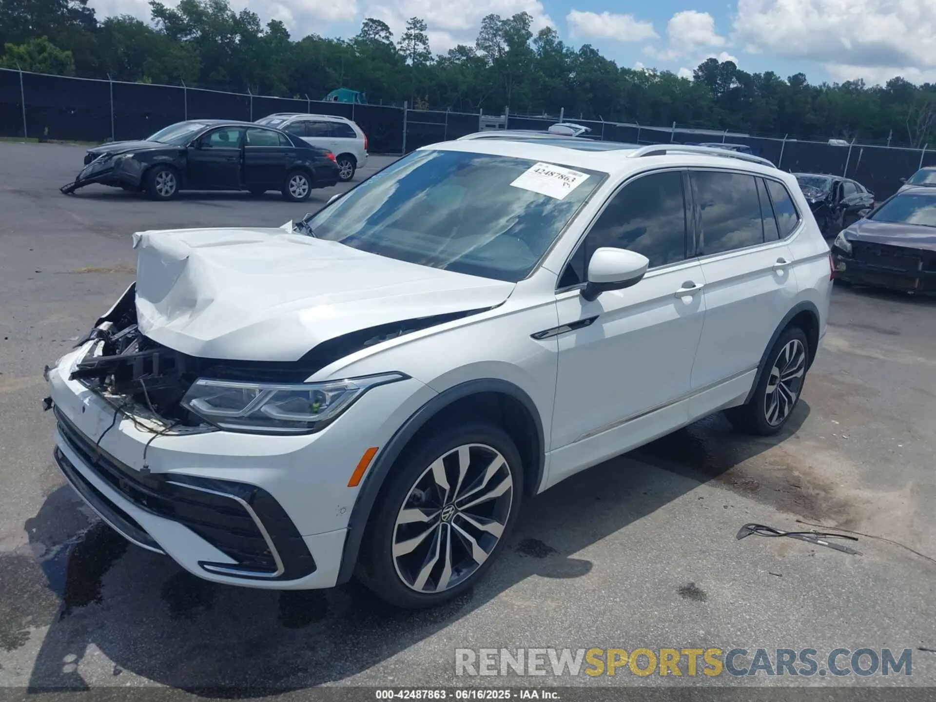 2 Photograph of a damaged car 3VV4B7AX1NM018304 VOLKSWAGEN TIGUAN 2022
