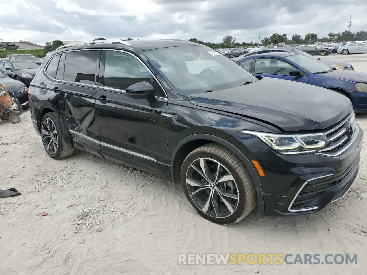 4 Photograph of a damaged car 3VV4B7AX3NM151355 VOLKSWAGEN TIGUAN 2022