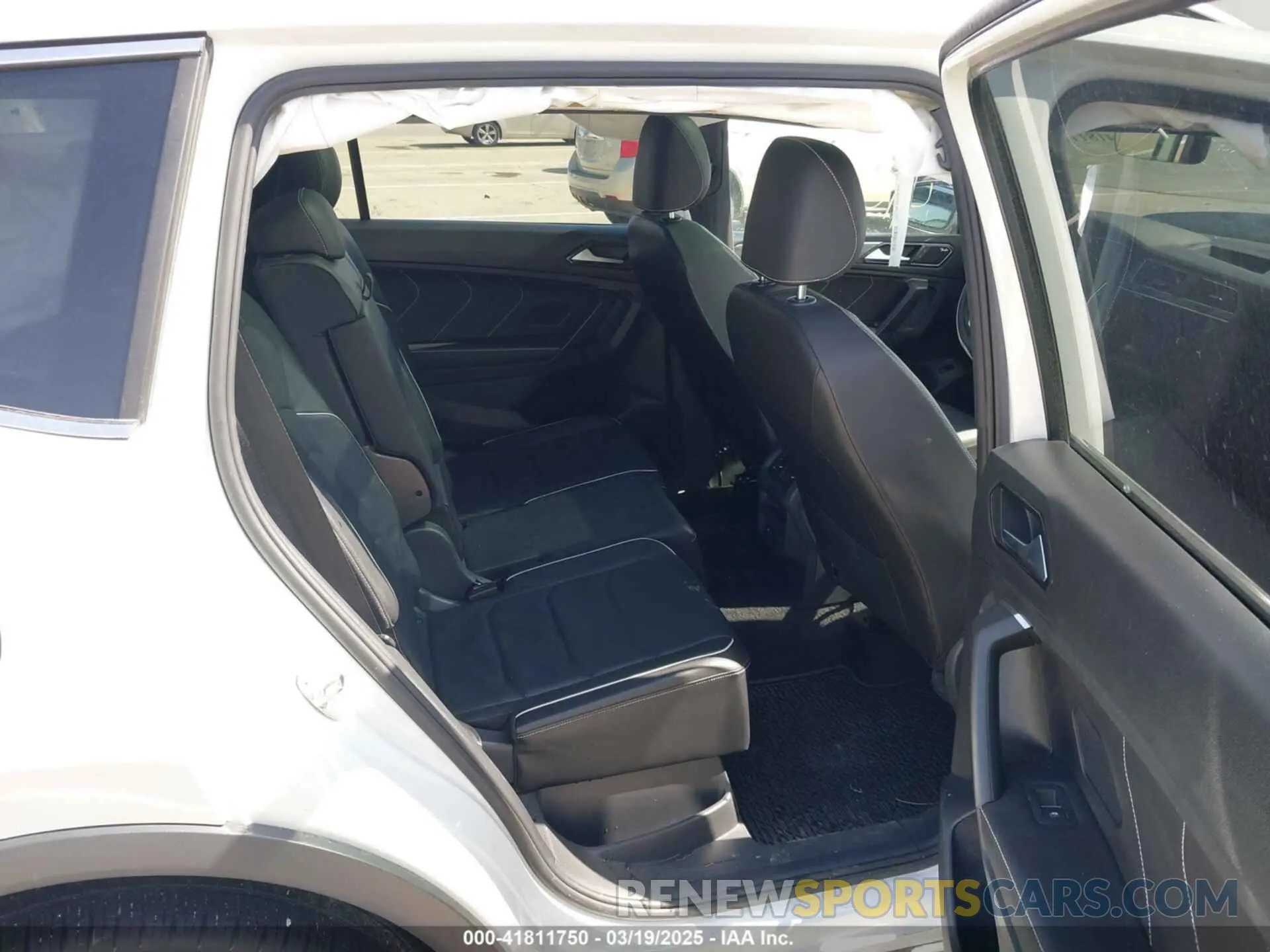 8 Photograph of a damaged car 3VV4B7AX5NM109074 VOLKSWAGEN TIGUAN 2022