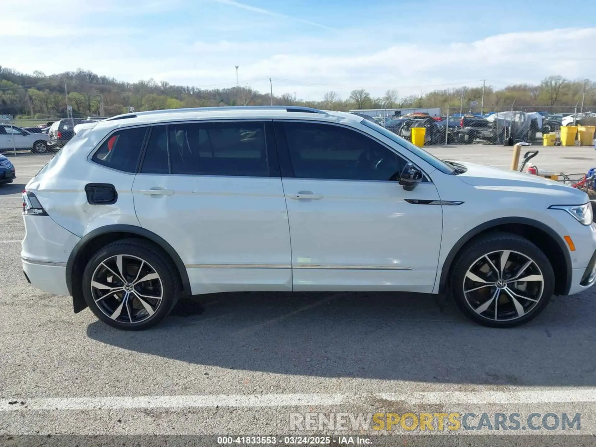 13 Photograph of a damaged car 3VV4B7AX5NM167234 VOLKSWAGEN TIGUAN 2022