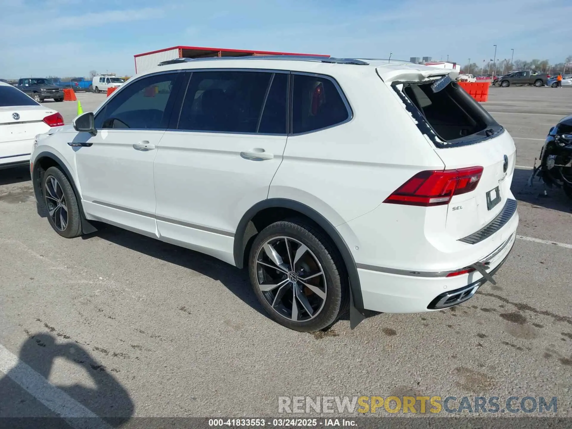 3 Photograph of a damaged car 3VV4B7AX5NM167234 VOLKSWAGEN TIGUAN 2022