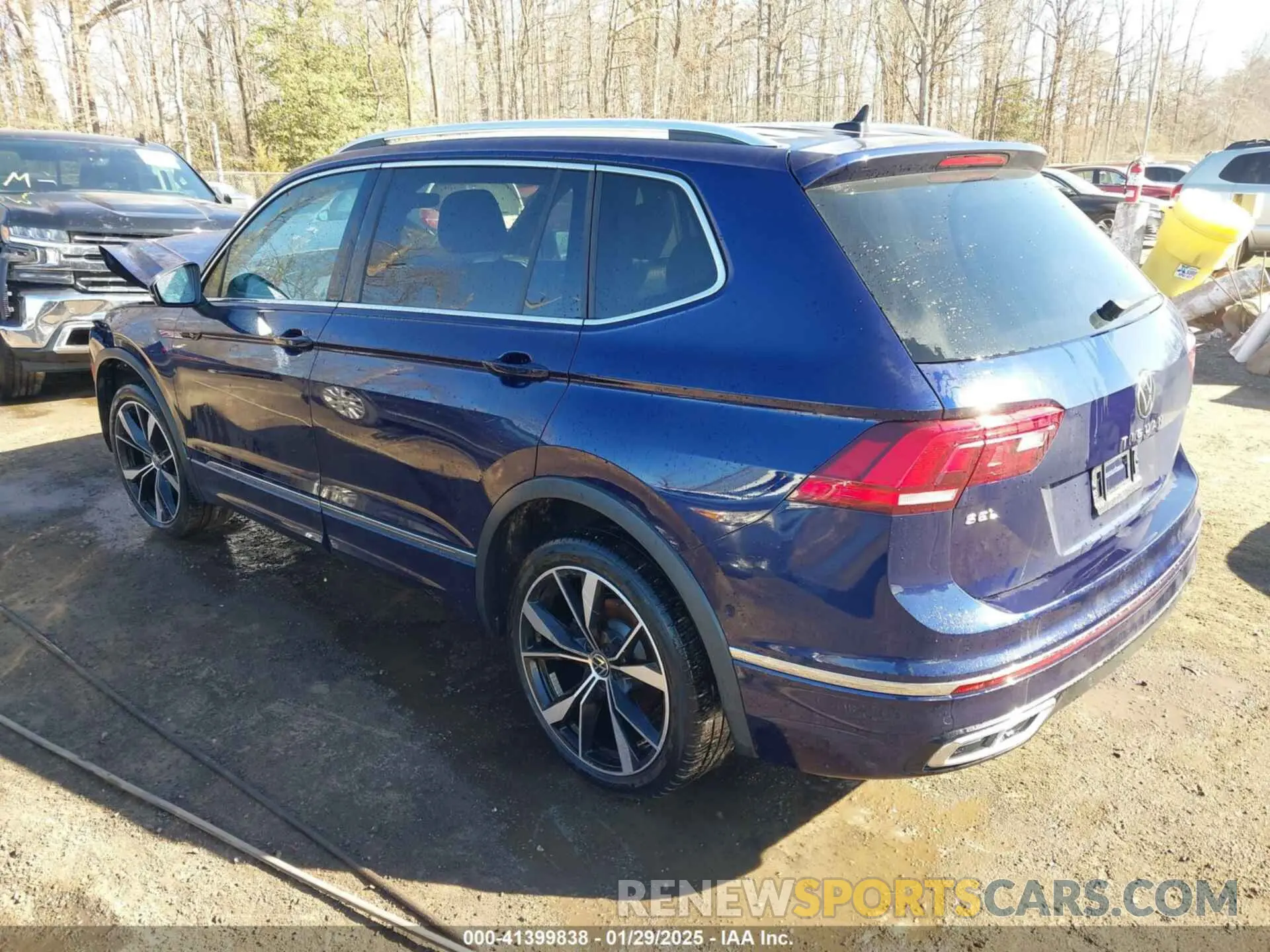 3 Photograph of a damaged car 3VV4B7AX8NM003928 VOLKSWAGEN TIGUAN 2022