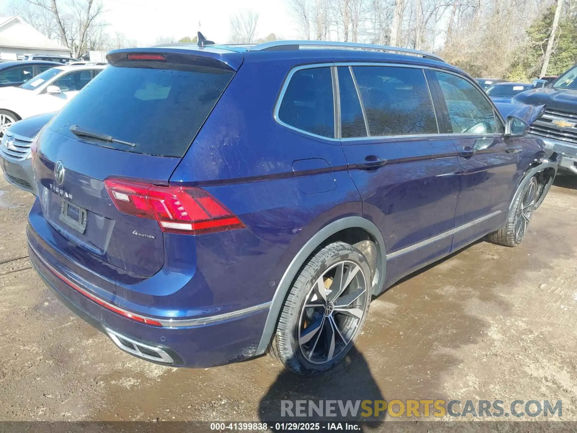 4 Photograph of a damaged car 3VV4B7AX8NM003928 VOLKSWAGEN TIGUAN 2022