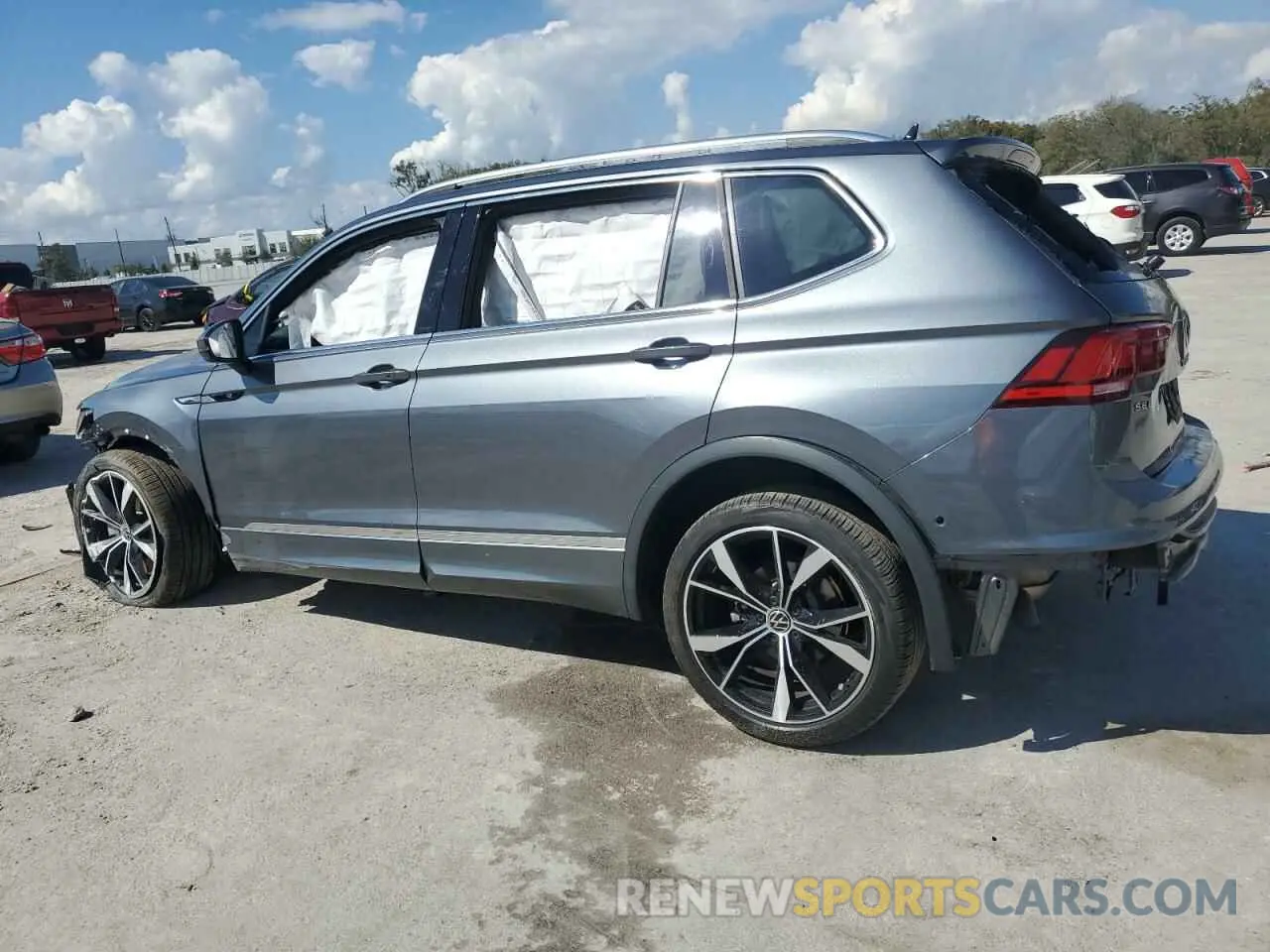 2 Photograph of a damaged car 3VV4B7AX8NM067645 VOLKSWAGEN TIGUAN 2022