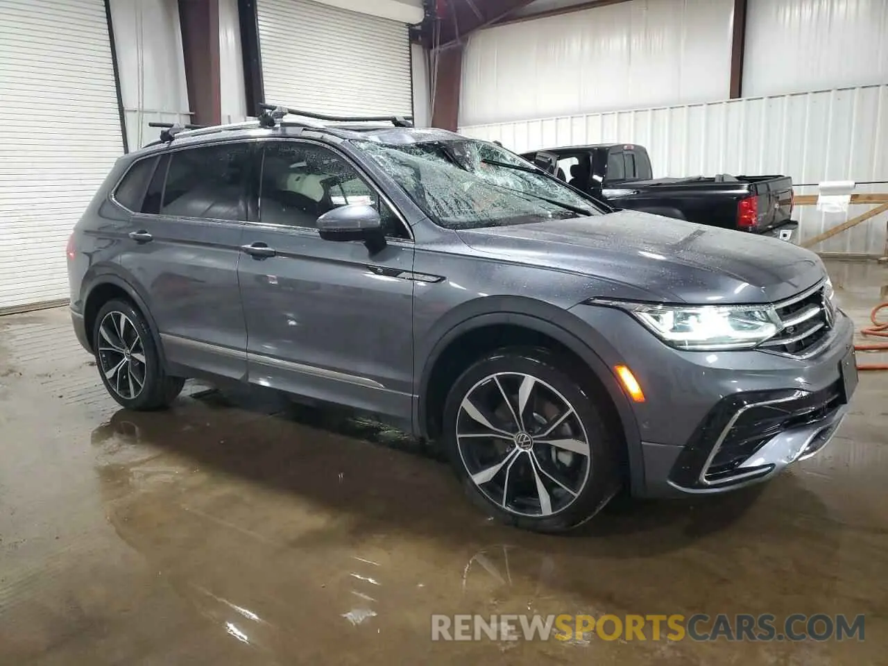 4 Photograph of a damaged car 3VV4B7AX9NM013397 VOLKSWAGEN TIGUAN 2022
