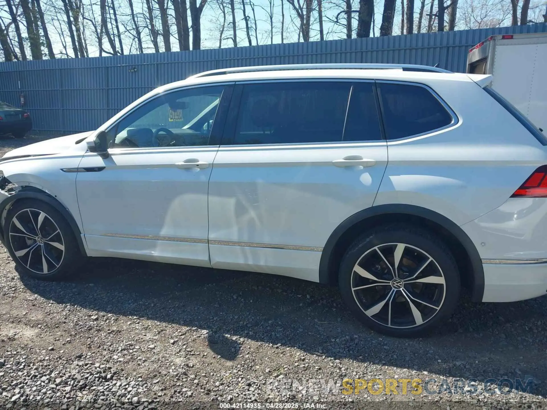 14 Photograph of a damaged car 3VV4B7AX9NM176468 VOLKSWAGEN TIGUAN 2022