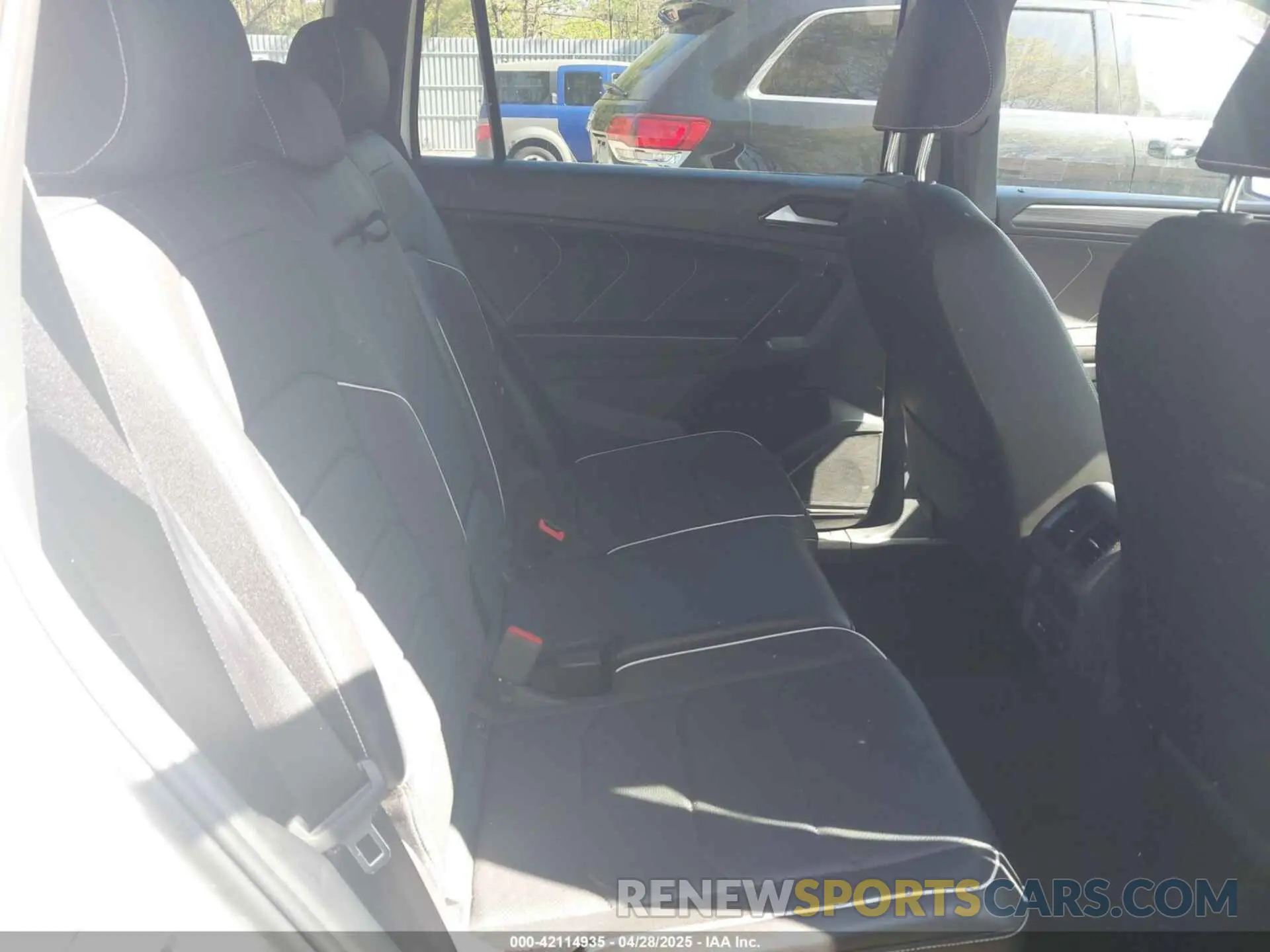 8 Photograph of a damaged car 3VV4B7AX9NM176468 VOLKSWAGEN TIGUAN 2022