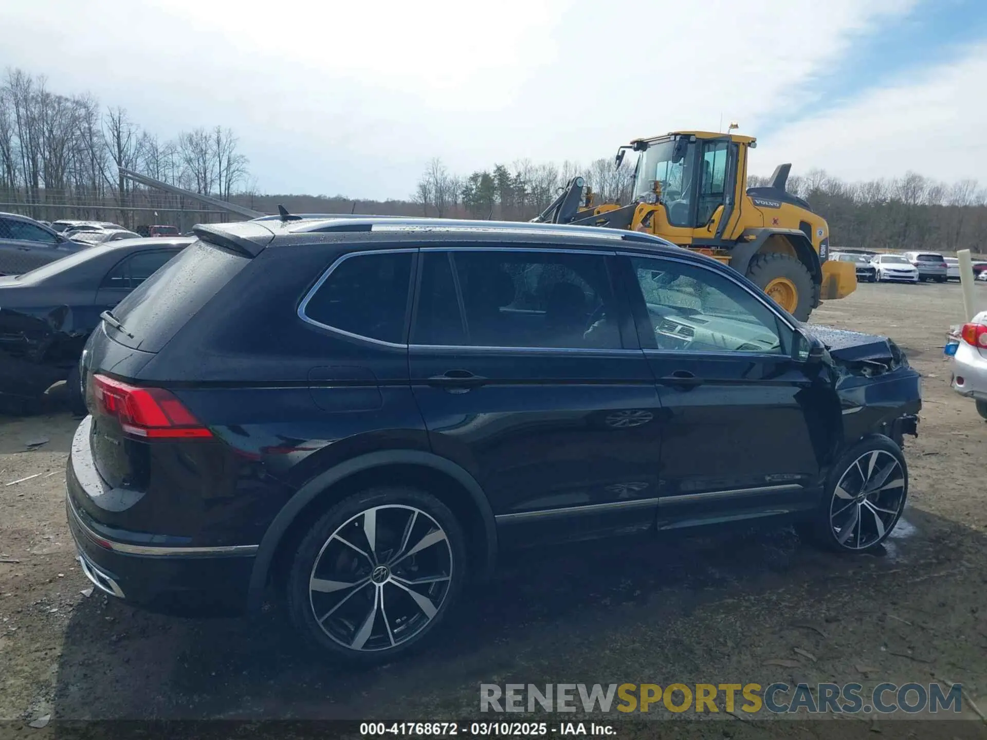 14 Photograph of a damaged car 3VV4B7AXXNM142698 VOLKSWAGEN TIGUAN 2022