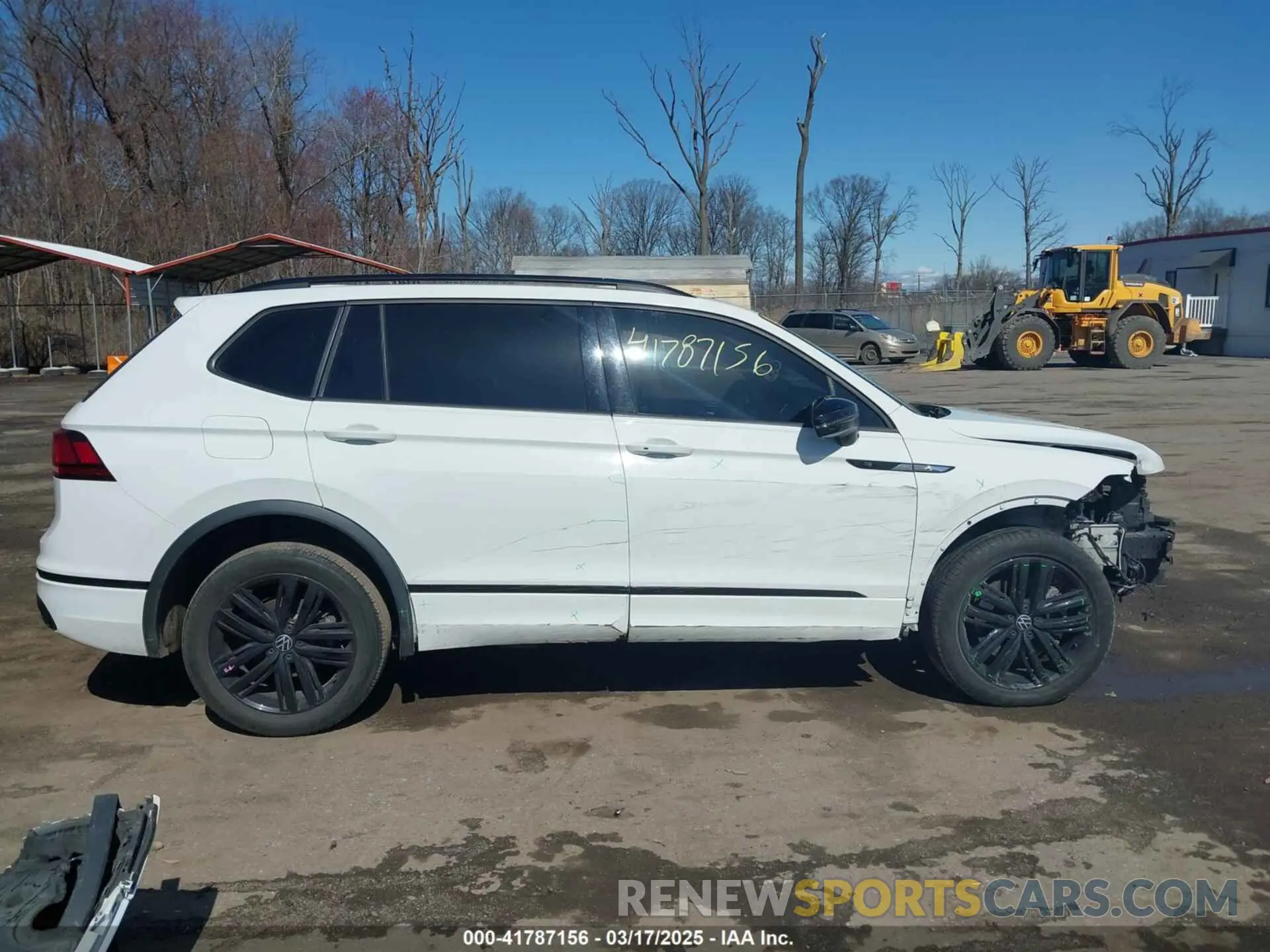 13 Photograph of a damaged car 3VV8B7AX1NM042720 VOLKSWAGEN TIGUAN 2022