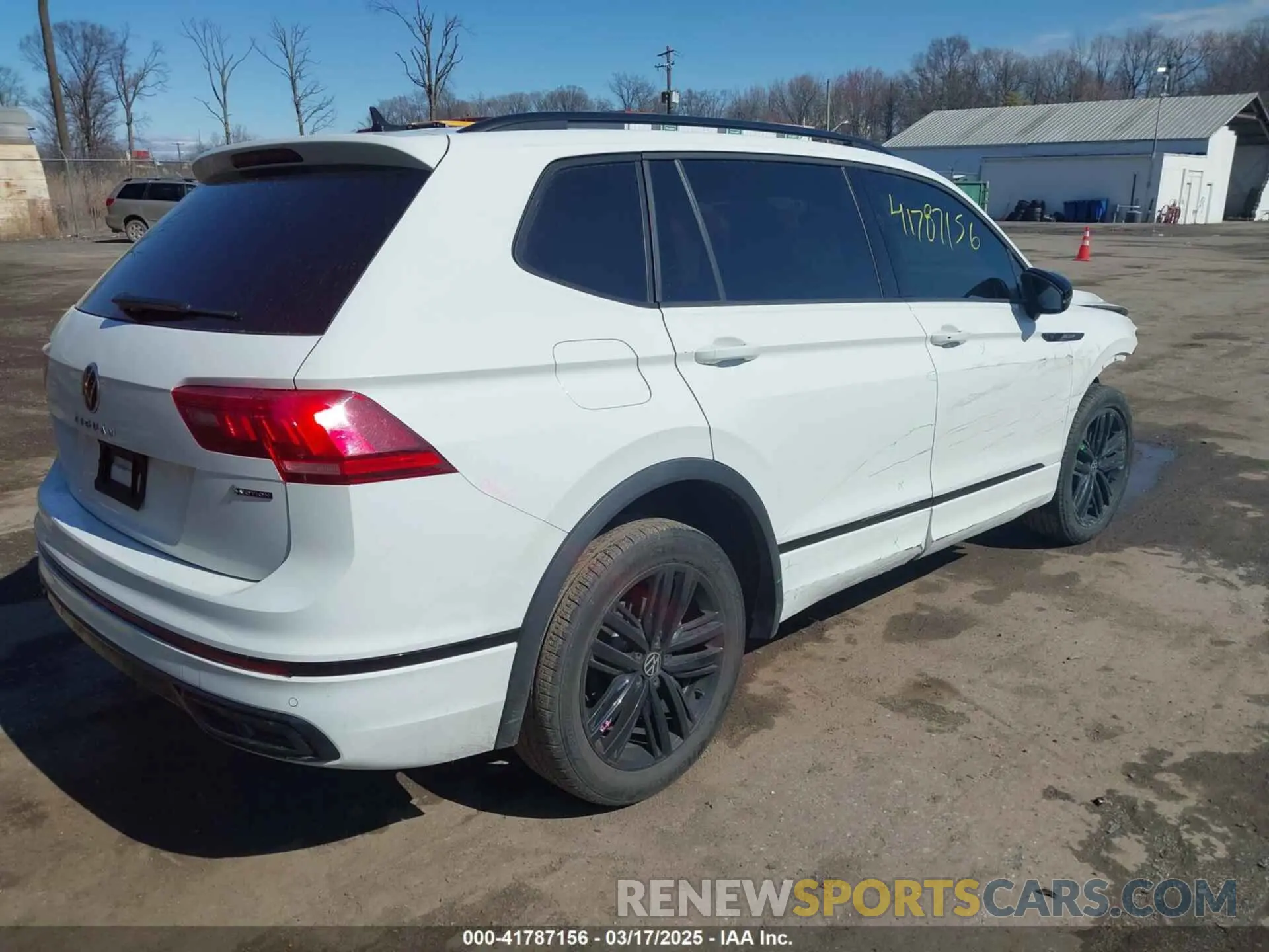 4 Photograph of a damaged car 3VV8B7AX1NM042720 VOLKSWAGEN TIGUAN 2022