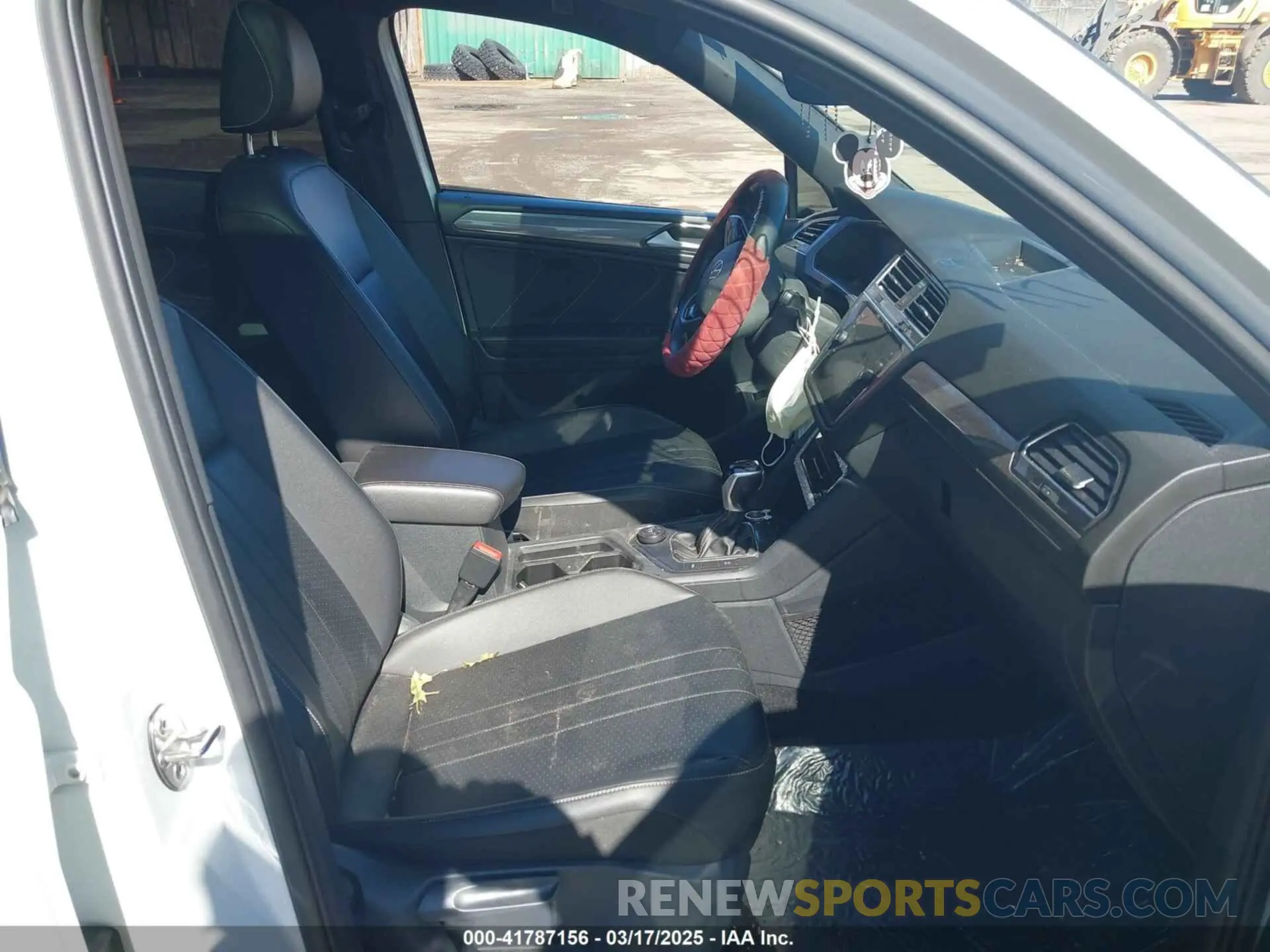 5 Photograph of a damaged car 3VV8B7AX1NM042720 VOLKSWAGEN TIGUAN 2022