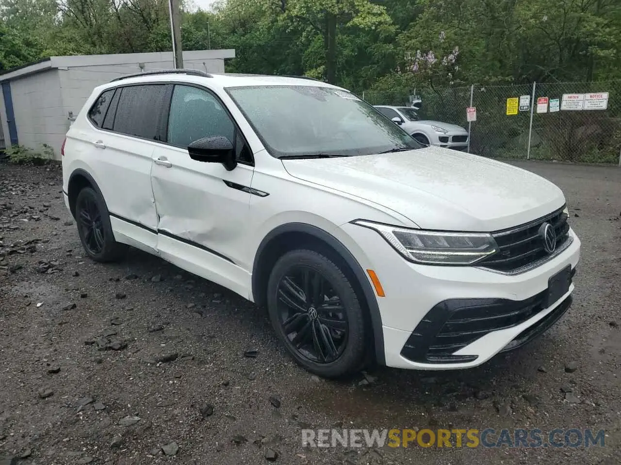 4 Photograph of a damaged car 3VV8B7AX1NM174571 VOLKSWAGEN TIGUAN 2022