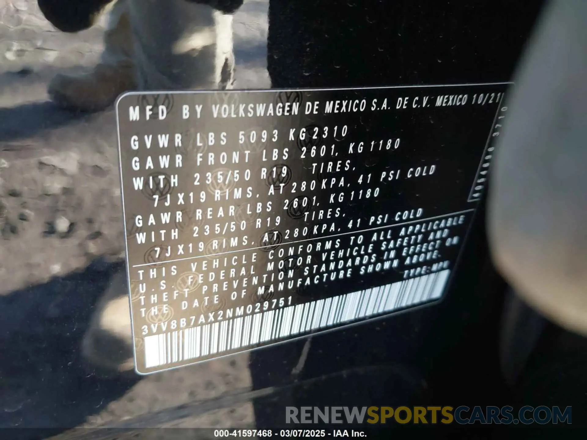 9 Photograph of a damaged car 3VV8B7AX2NM029751 VOLKSWAGEN TIGUAN 2022