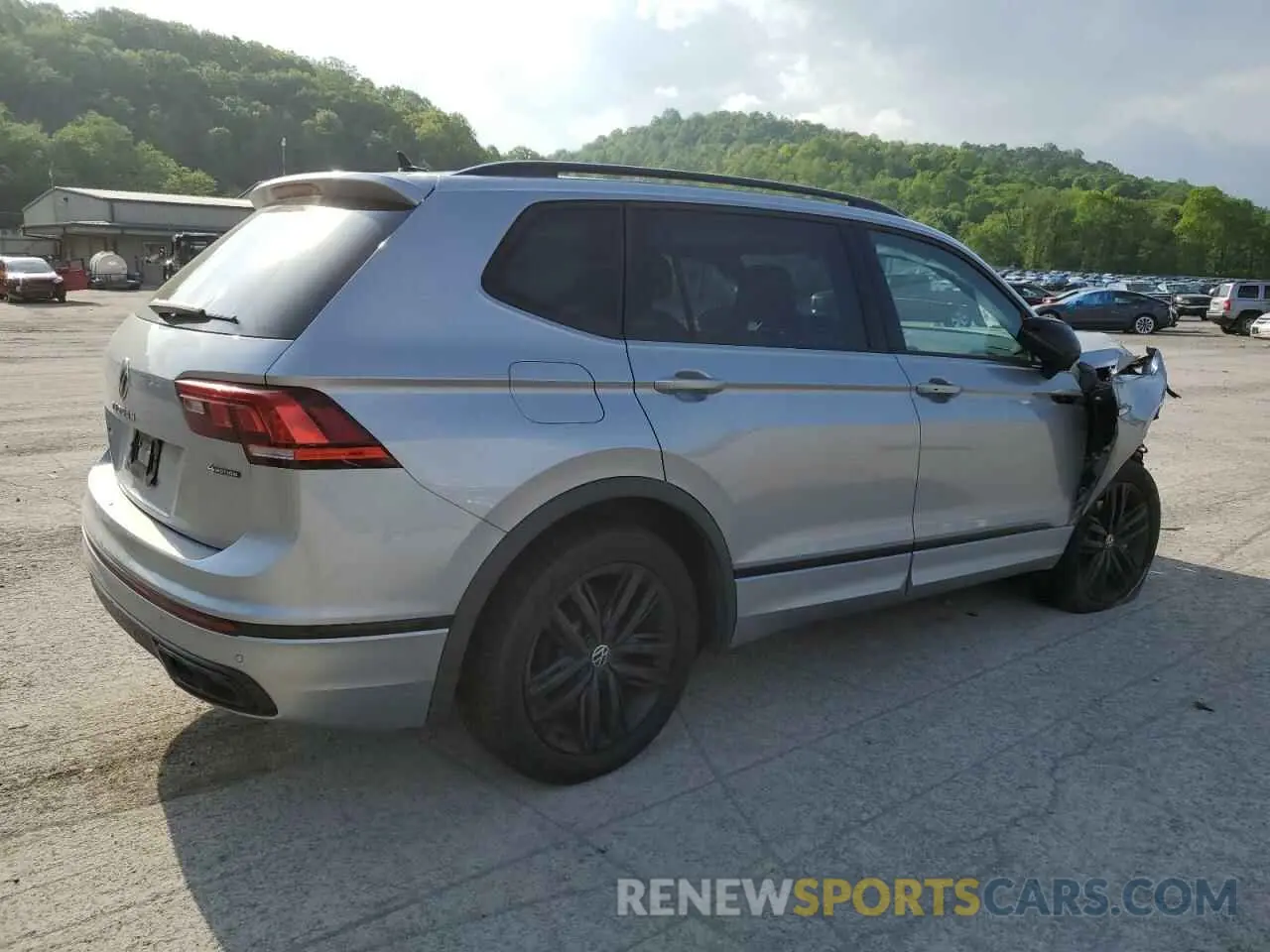 3 Photograph of a damaged car 3VV8B7AX2NM061826 VOLKSWAGEN TIGUAN 2022