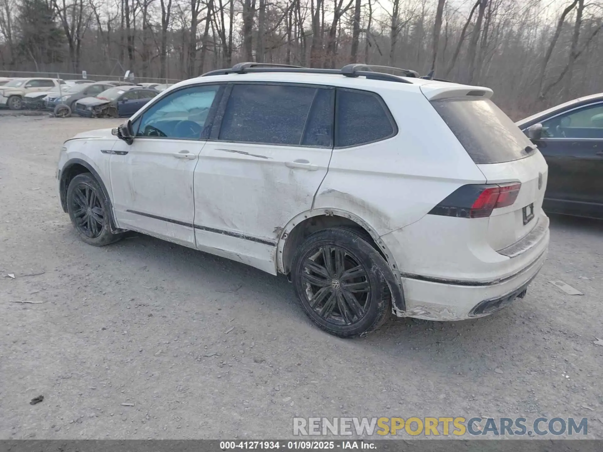 3 Photograph of a damaged car 3VV8B7AX2NM089612 VOLKSWAGEN TIGUAN 2022