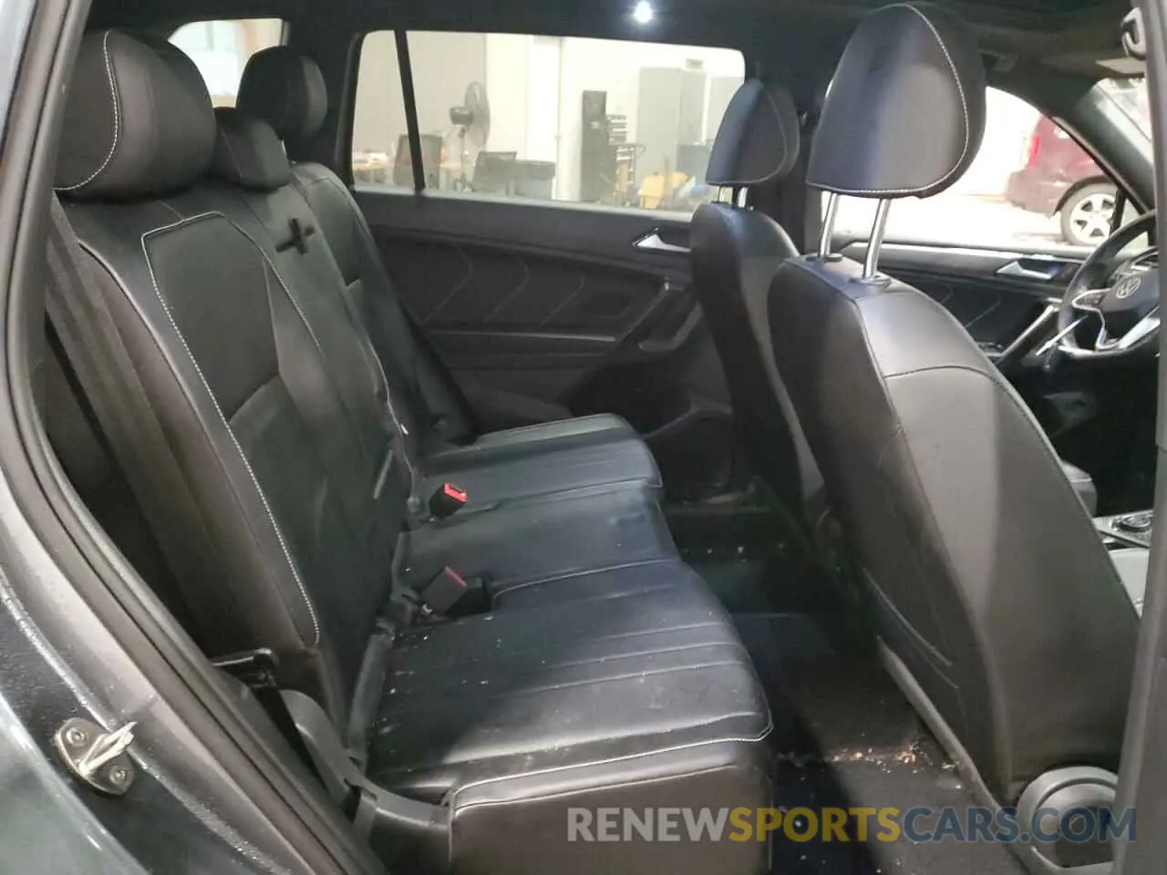 11 Photograph of a damaged car 3VV8B7AX3NM095130 VOLKSWAGEN TIGUAN 2022