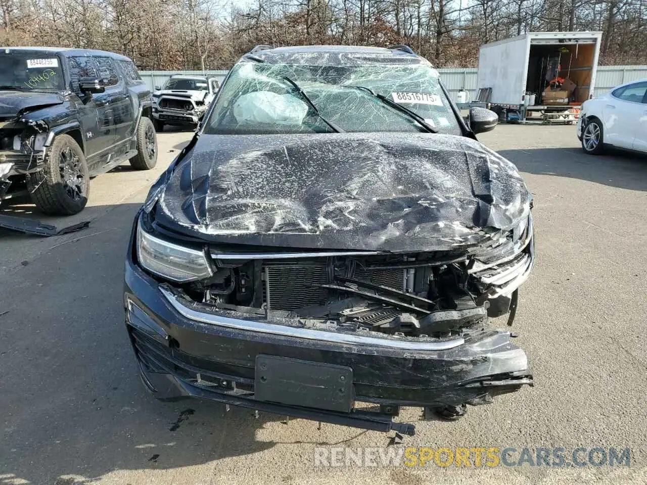 5 Photograph of a damaged car 3VV8B7AX4NM018976 VOLKSWAGEN TIGUAN 2022