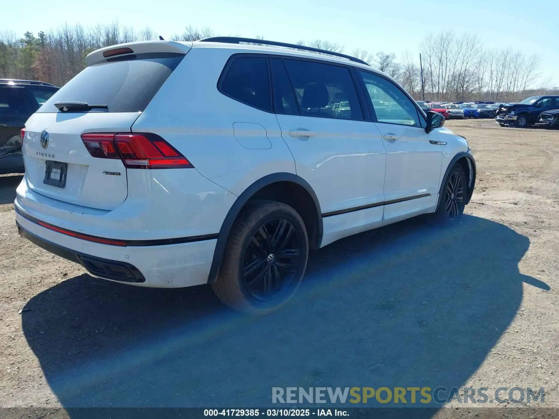 17 Photograph of a damaged car 3VV8B7AX4NM027208 VOLKSWAGEN TIGUAN 2022