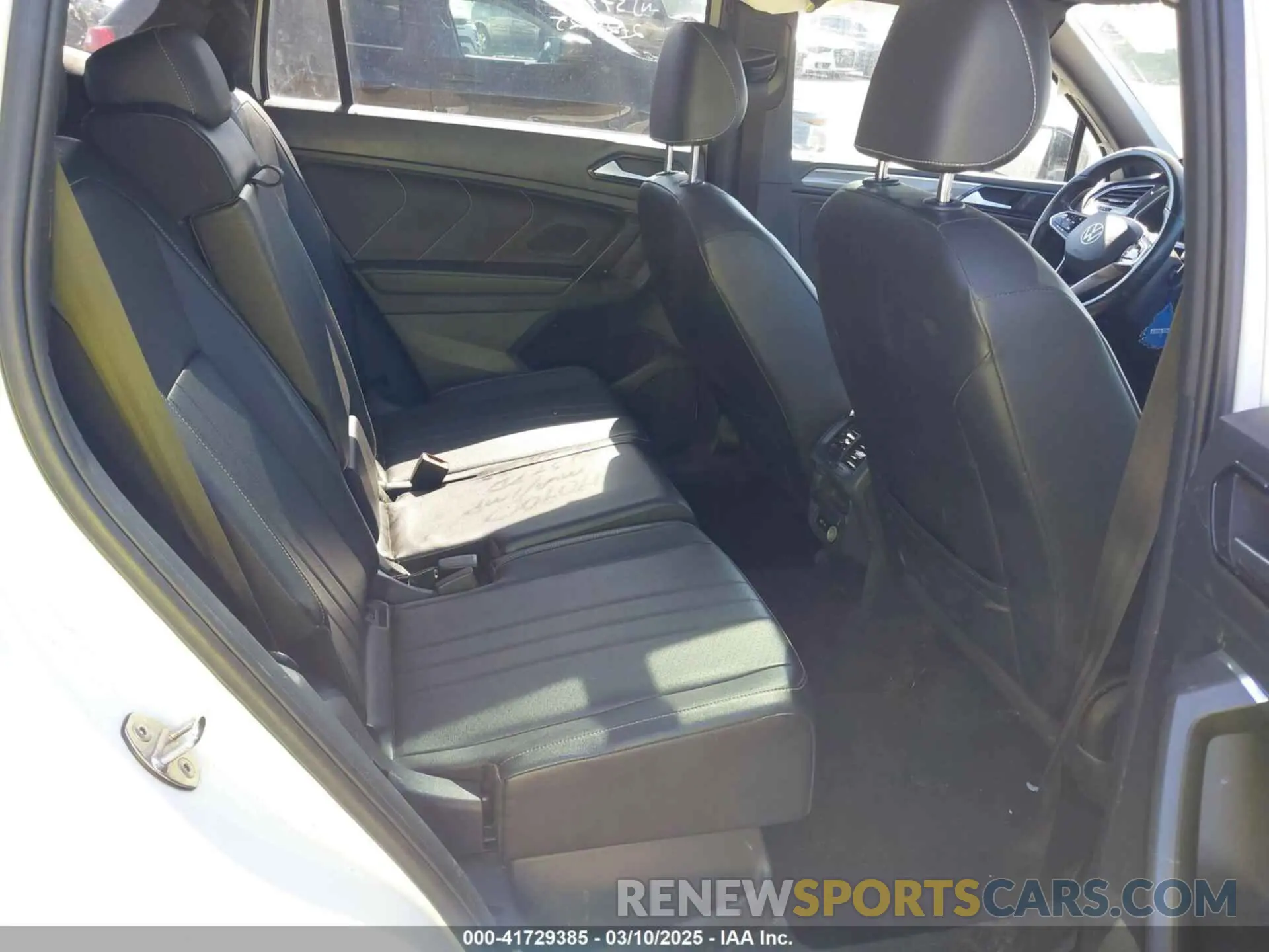 8 Photograph of a damaged car 3VV8B7AX4NM027208 VOLKSWAGEN TIGUAN 2022